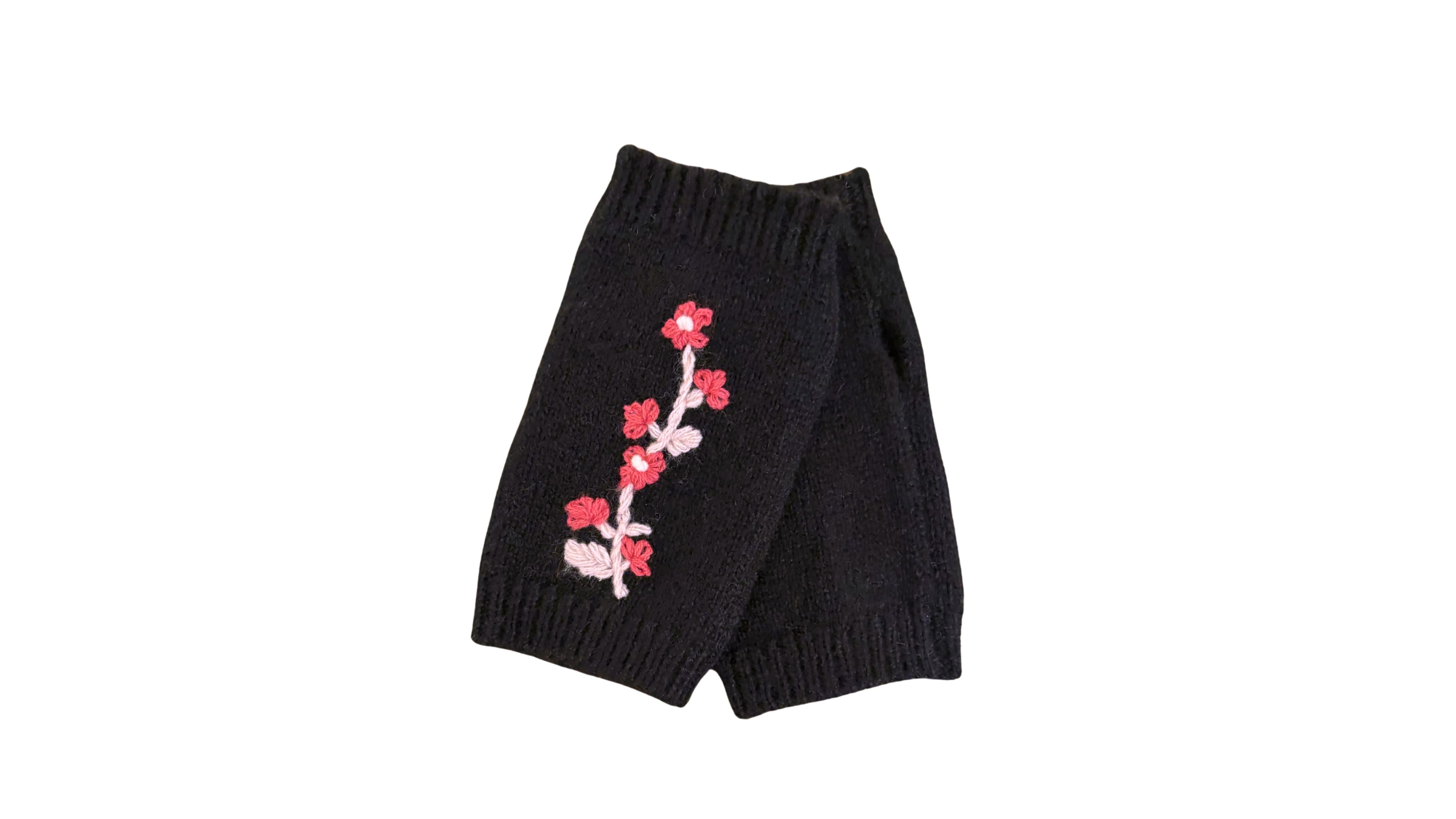 Marcus Adler Embroidered Flower Armwarmer