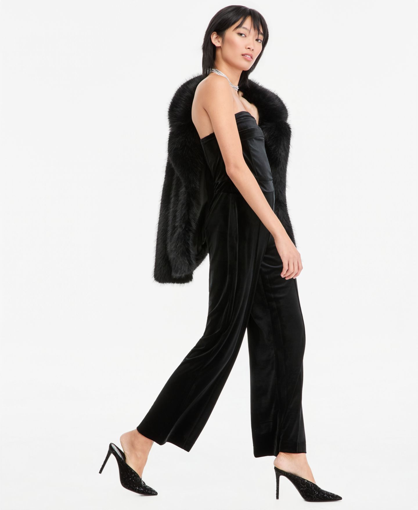 Женский комбинезон I.N.C. International Concepts Strapless Velvet Wide-Leg Jumpsuit, цвет: Глубокий чёрный — фото 3