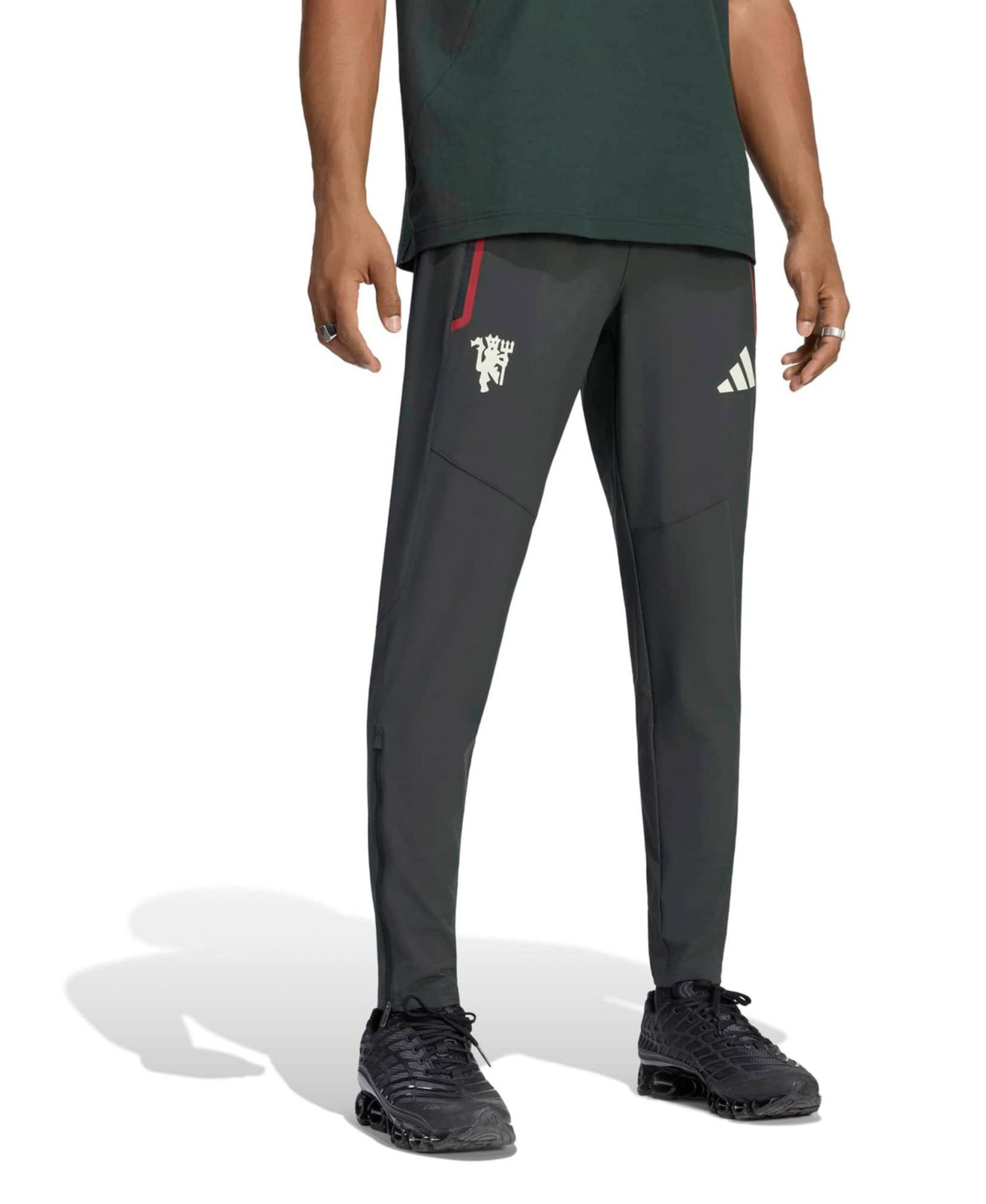 Men's Manchester United Tiro Tech Tapered Leg Pants