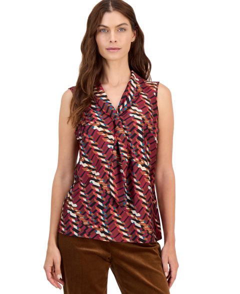 Женская блузка Tahari Plus Size Sailor Tie Sleeveless Geometric-Print, цвет: Клюквенный