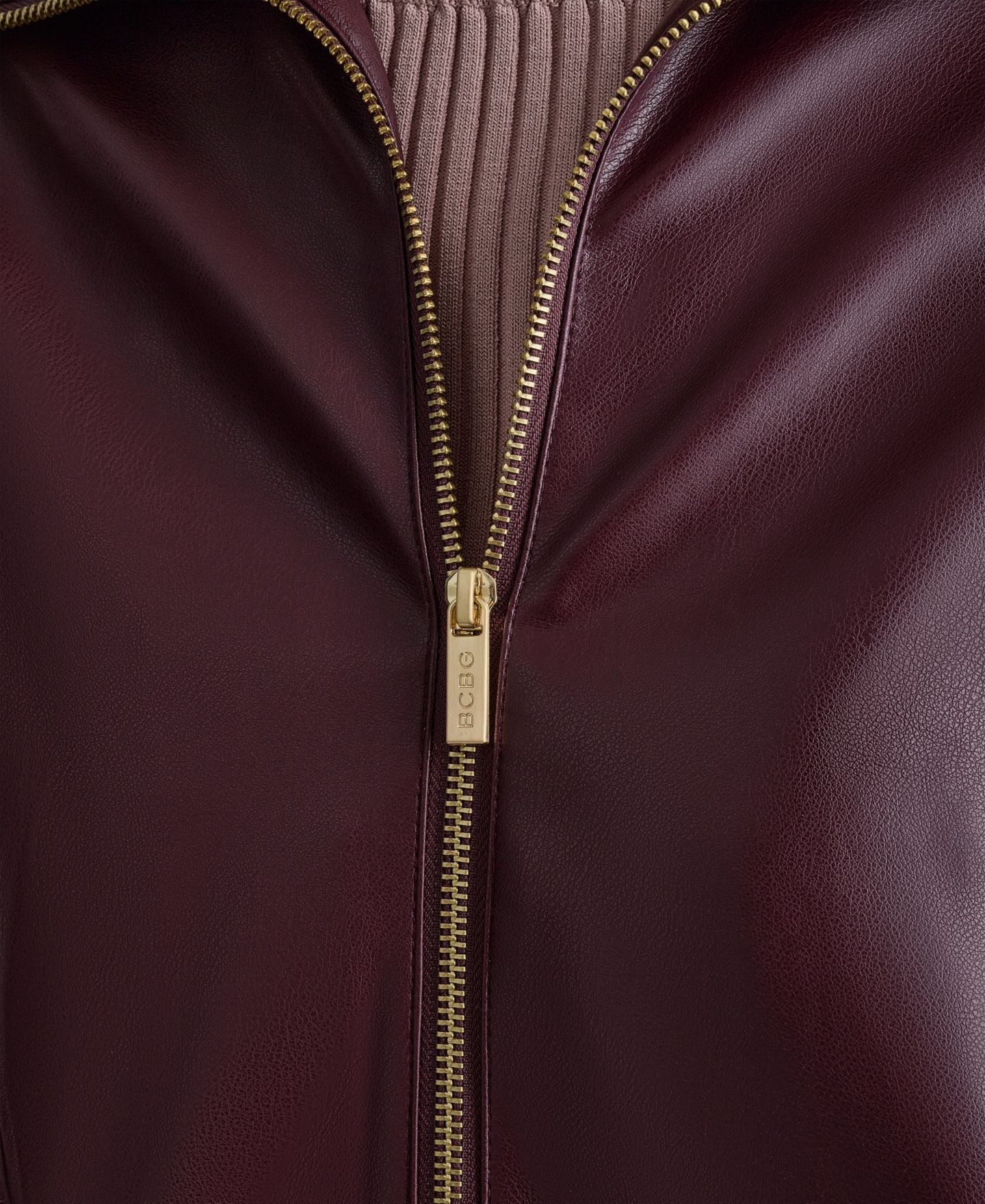 Женская куртка BCBG Moto Faux Leather, цвет: Теневой мерло — фото 9