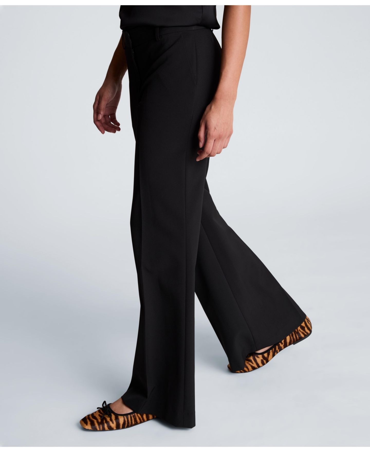 Женские брюки Kenneth Cole Luxe Twill Flare Leg Pant, цвет: Чёрный — фото 3