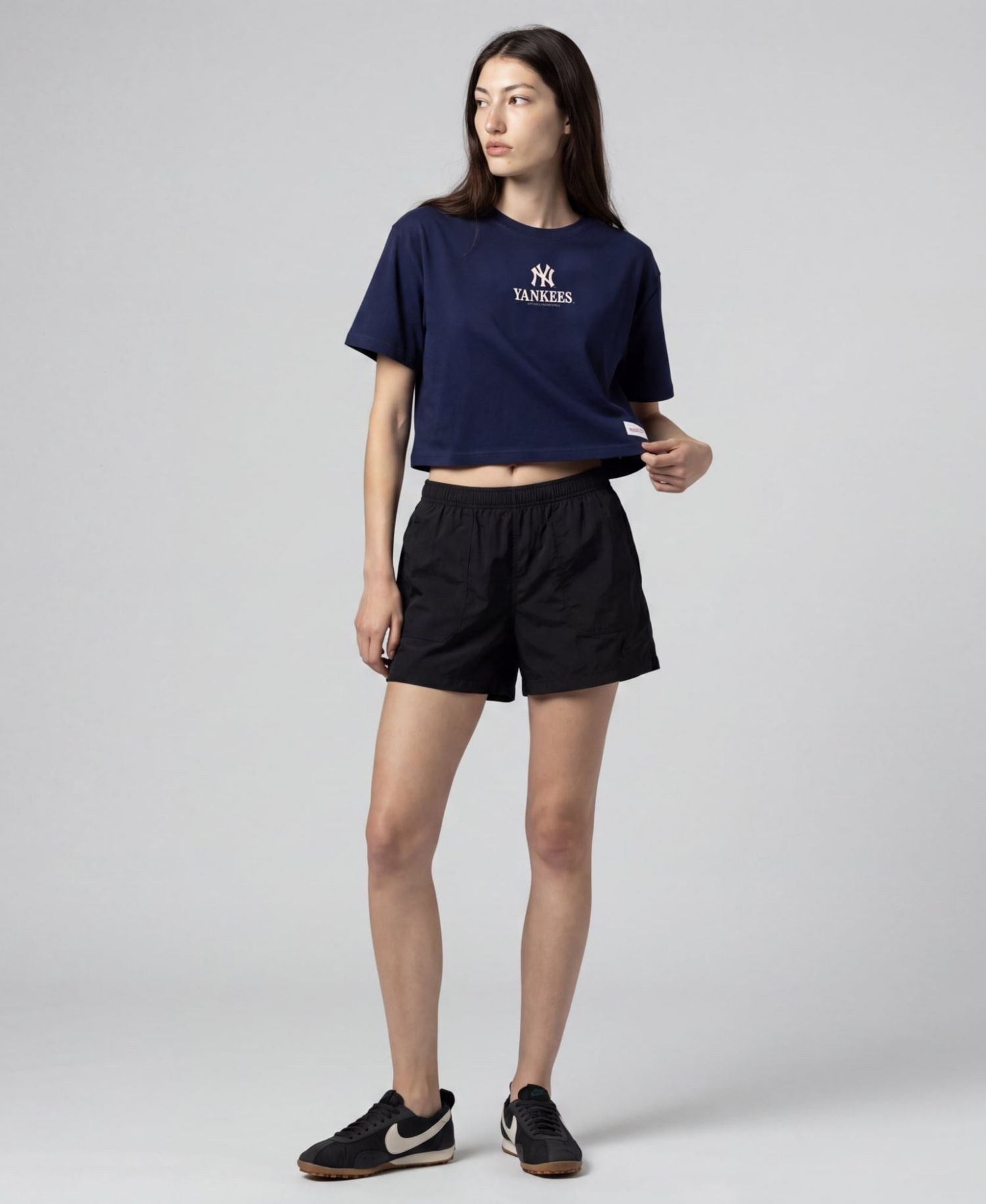 Women's Navy New York Yankees Core Essentials Boxy Crop T-Shirt