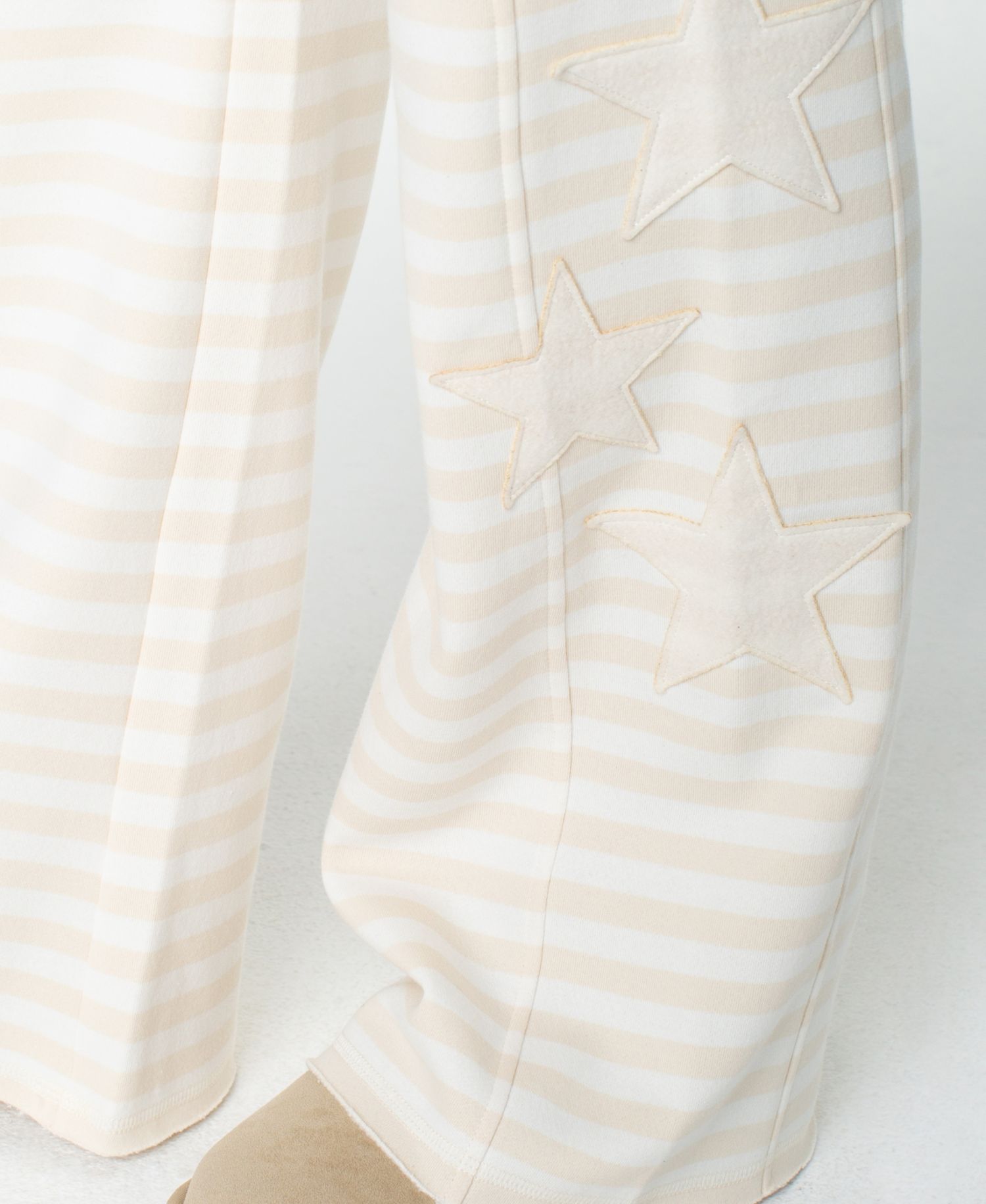 Women's Fringing Reefs Wide-Leg Stripe Star-Applique Sweatpants
