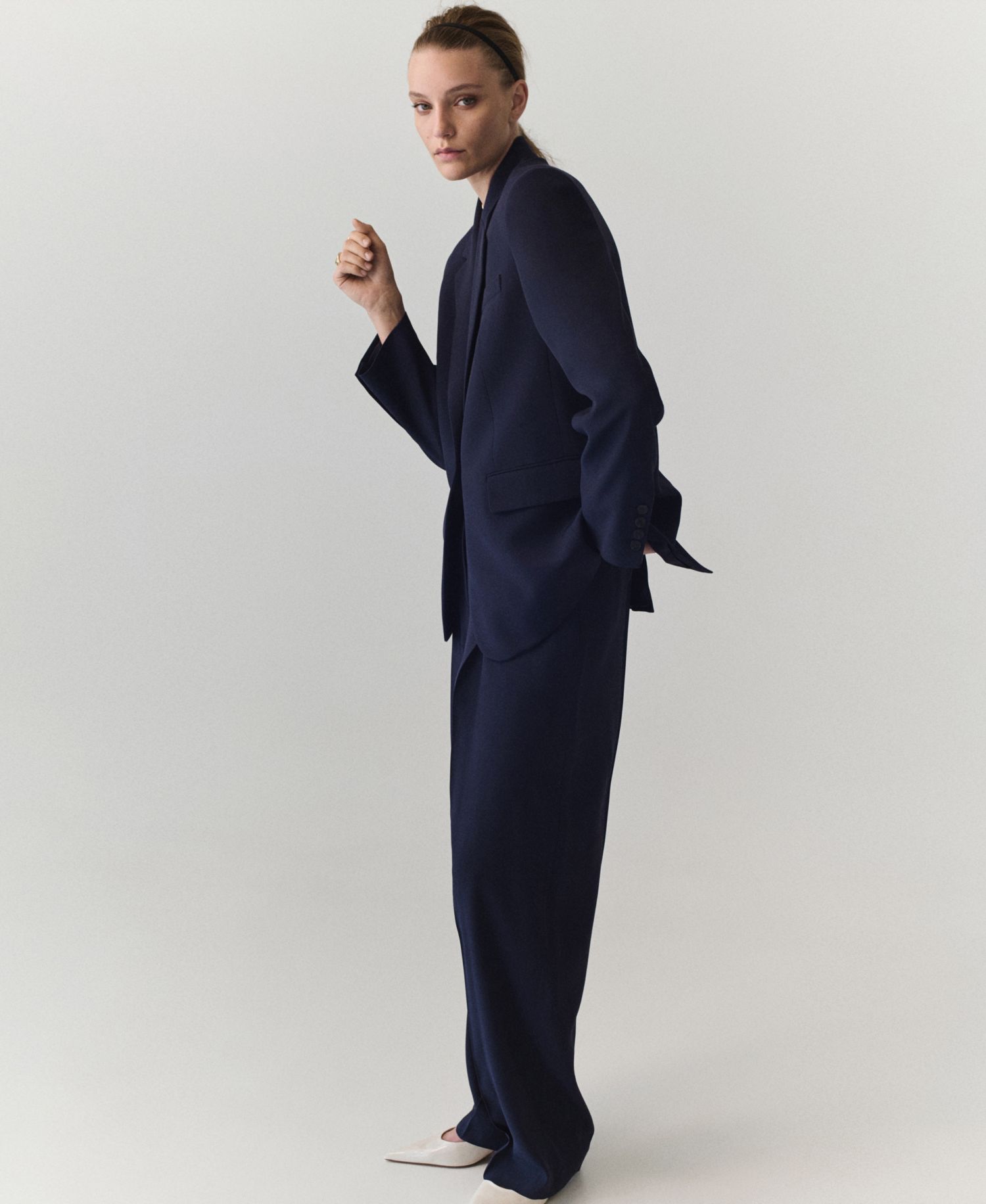 Women's Straight Work Blazer With Flap Pockets