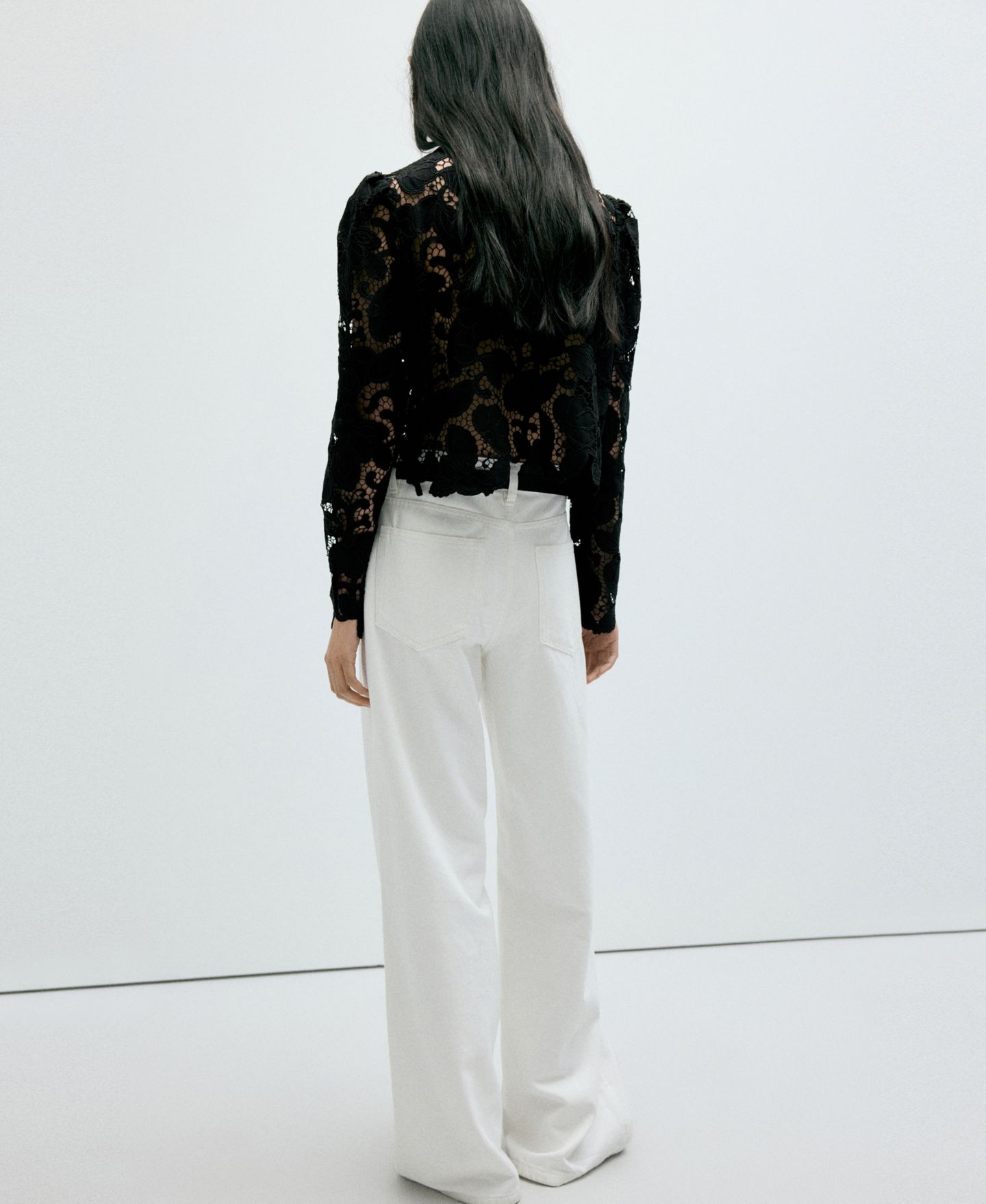 Женская блузка Mango Band Collar Guipure Long-Puffed-Sleeve, цвет: Чёрный — фото 6