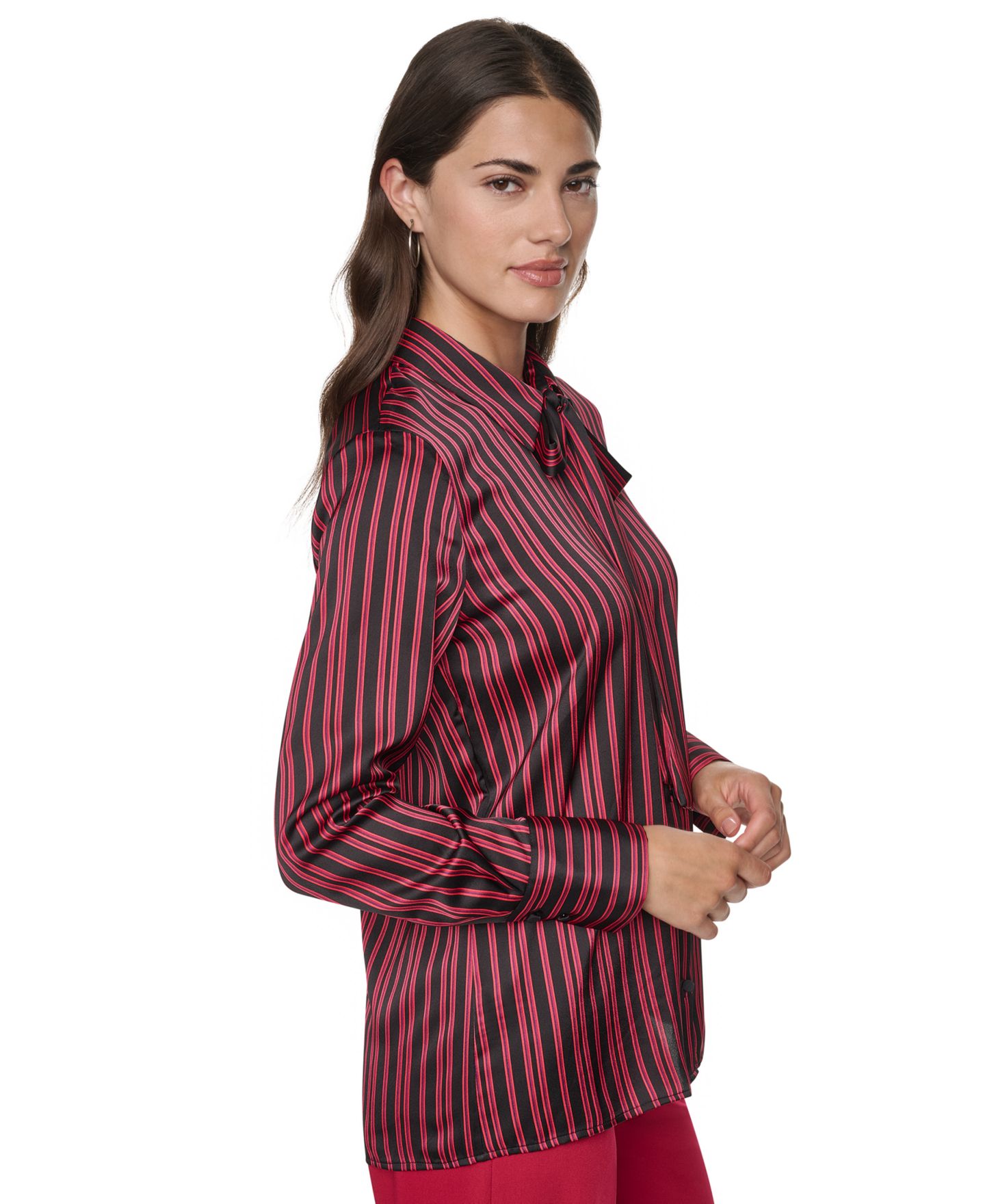 Женская блузка DKNY Petite Tie-Neck Button-Down Satin Long-Sleeve Blouse, цвет: Чёрный / Клюквенный — фото 3