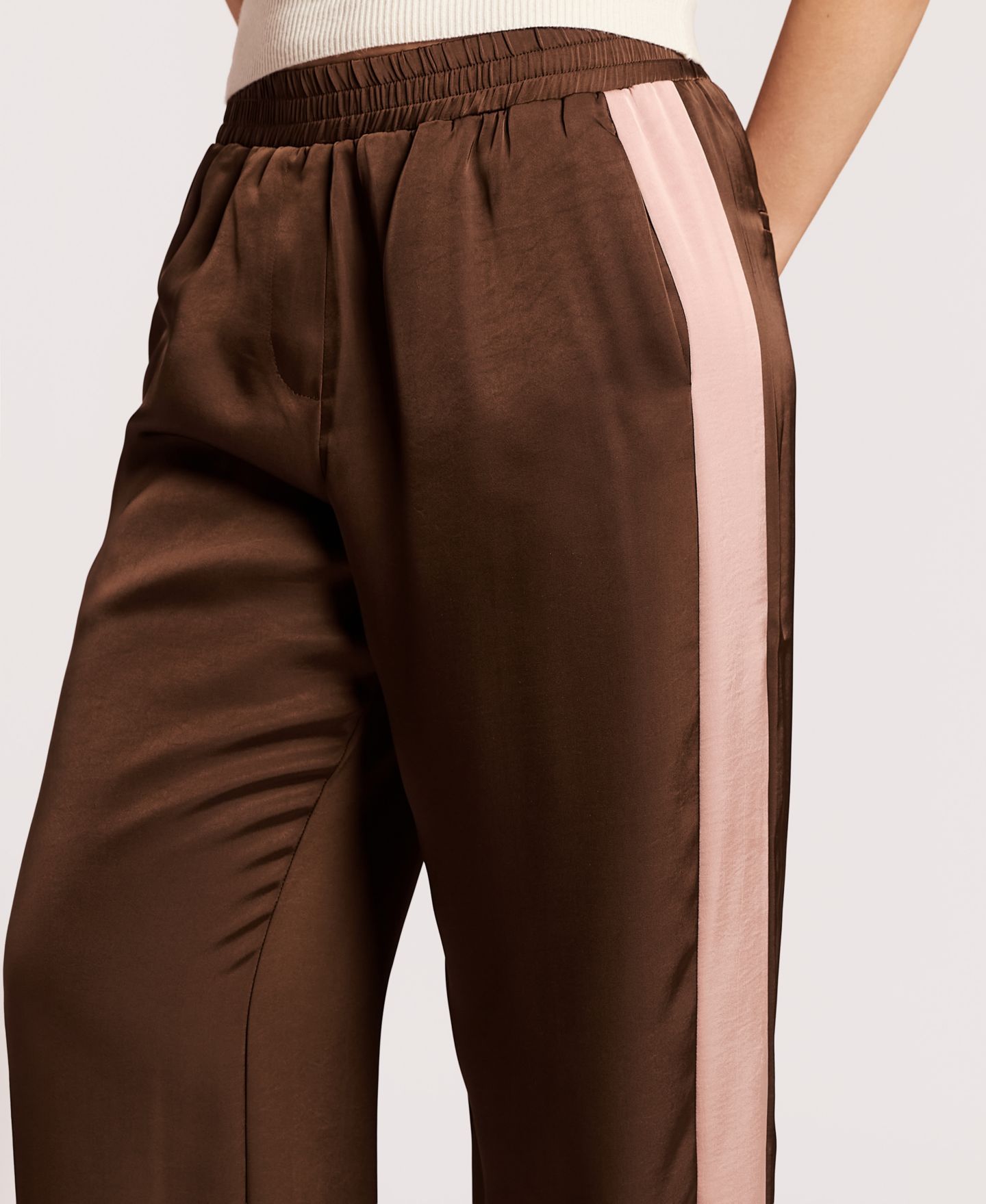 Женские брюки 4th & Reckless Tiffany Wide-Leg Satin High-Rise, цвет: Коричневый / Розовый — фото 4