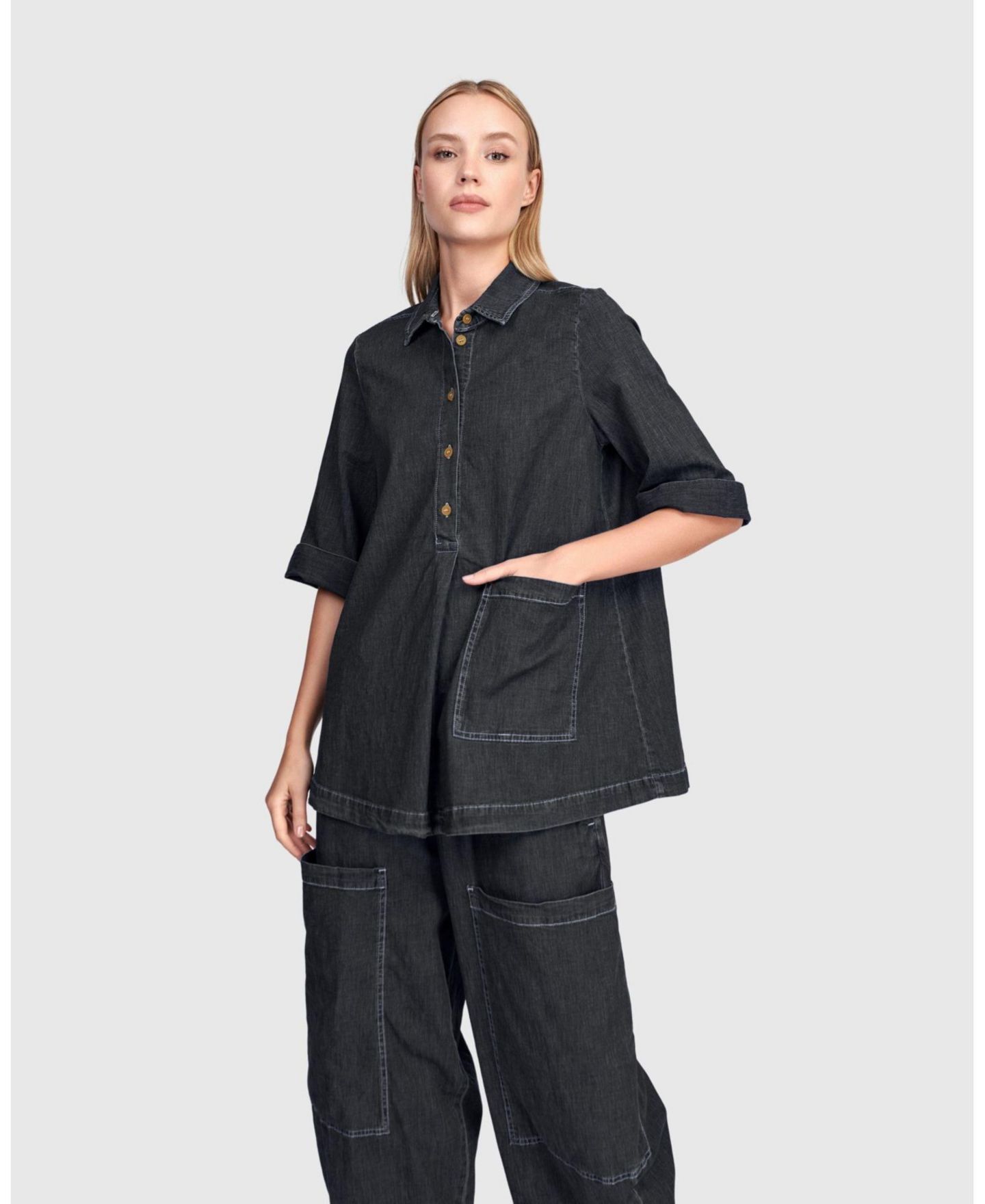 Женская рубашка Alembika Myles 3/4-Length A-Line Denim Popover, цвет: Угольный джинсовый — фото 5