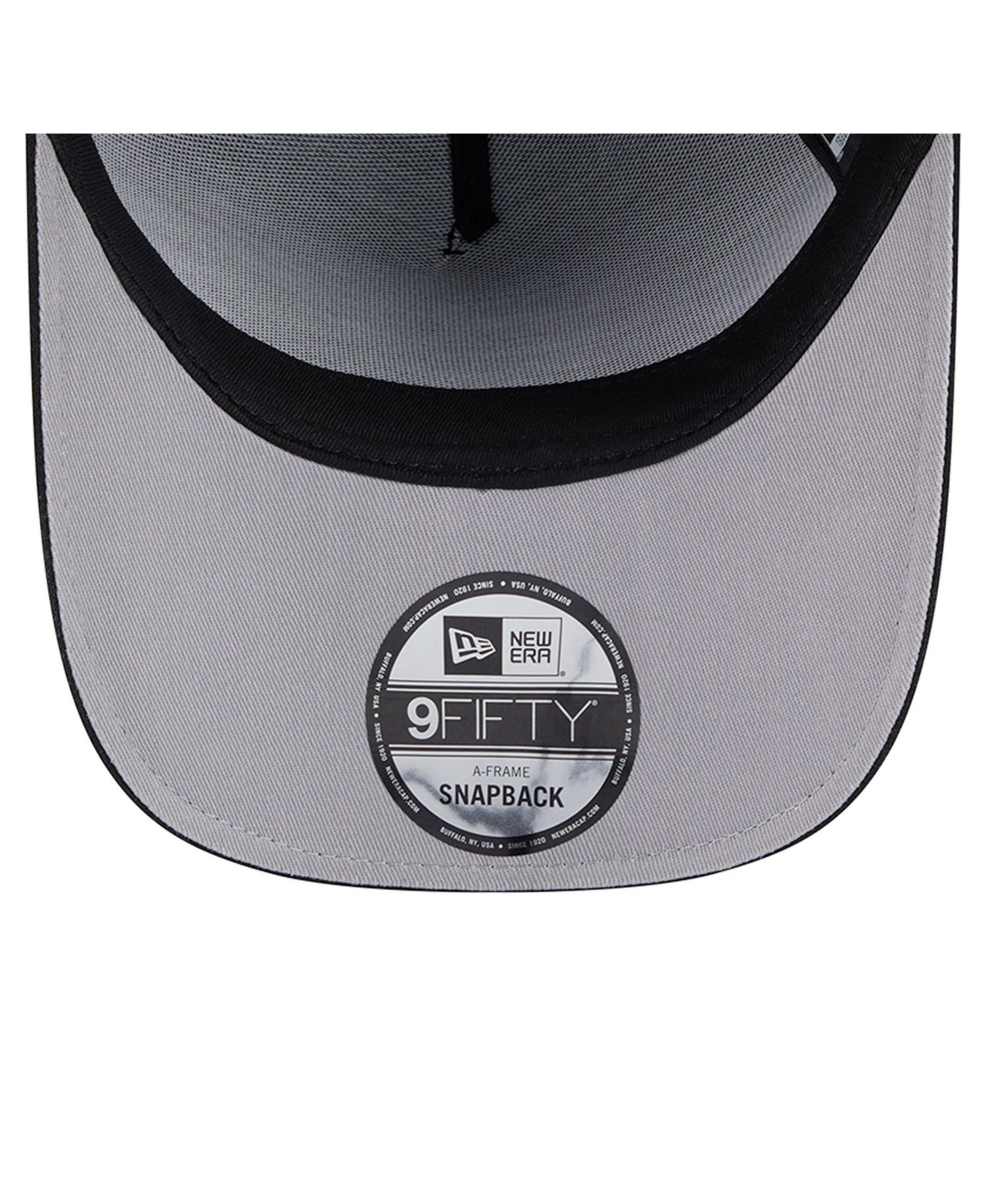Men's Black Milwaukee Bucks Golden 9FIFTY Snapback Hat