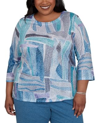 Plus Size 3/4-Sleeve Side-Slit T-Shirt