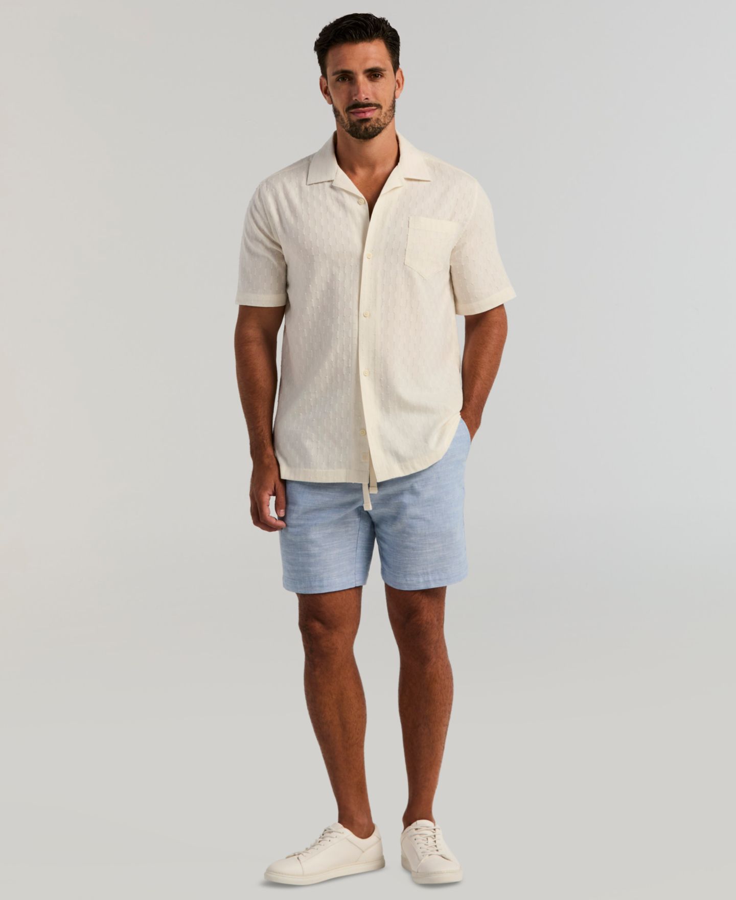 Мужская рубашка Cubavera Allover Dobby Classic-Fit Camp-Collar Short-Sleeve, цвет: Egret — фото 2