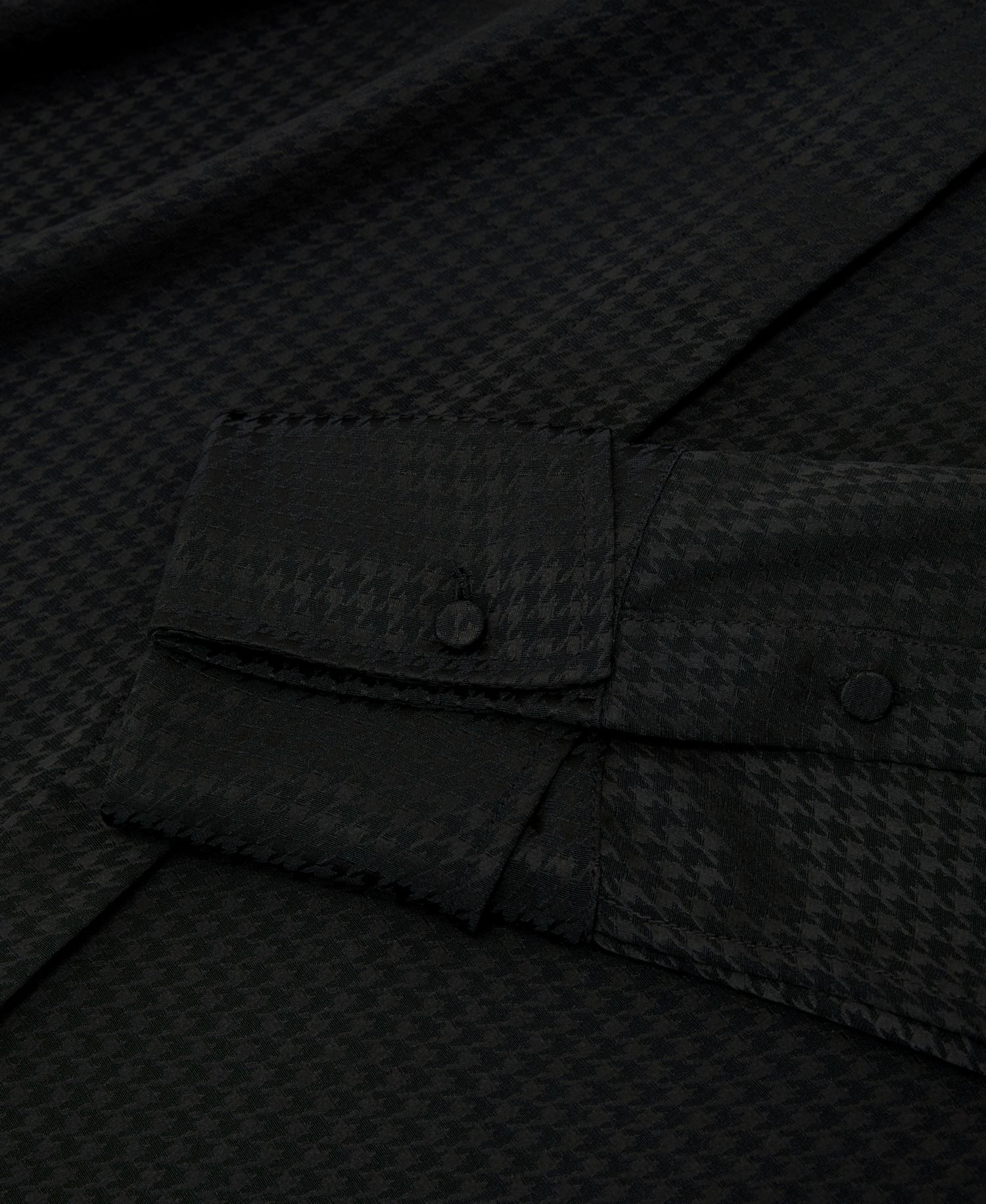 Women's Houndstooth Long-Sleeve Button-Up Shirt