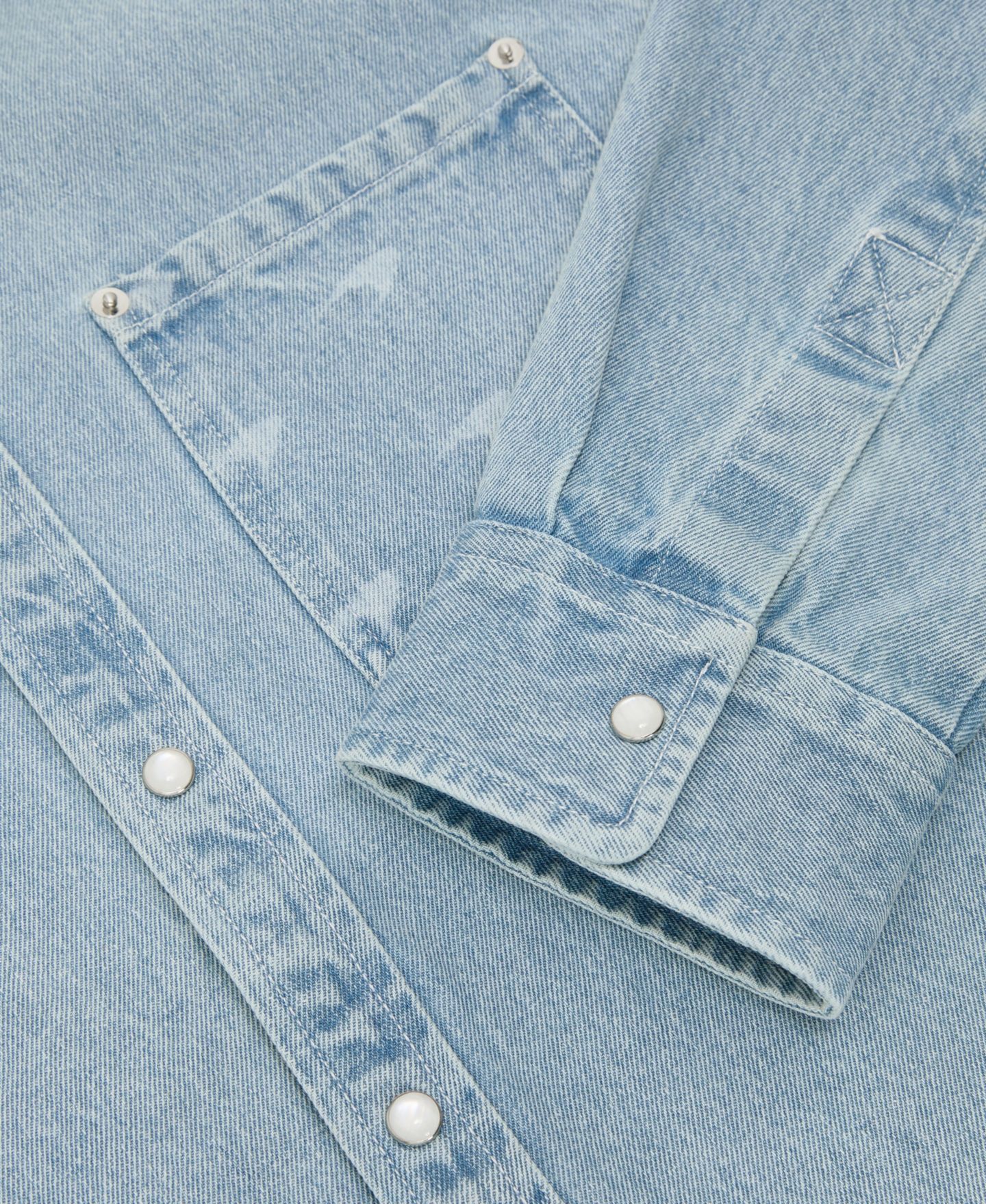 Мужская рубашка REISS Chronix Relaxed-Fit Denim, цвет: Мягкий синий — фото 4