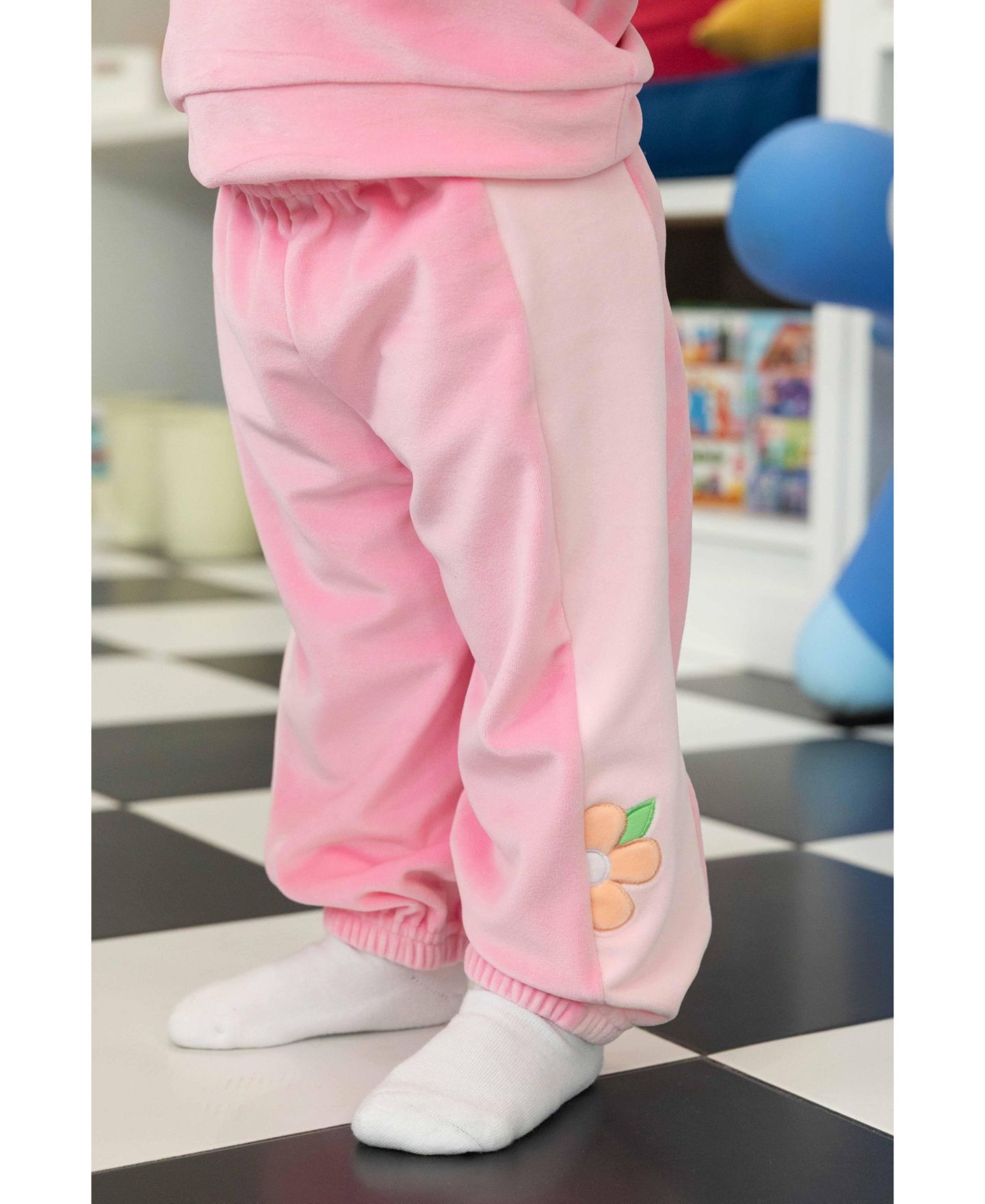 Florence Eiseman Toddler Girls' 2T-5T Velour-Knit Puff-Sleeve Floral-Applique Top and Pants, 2-Piece Set, цвет: Розовый — фото 2
