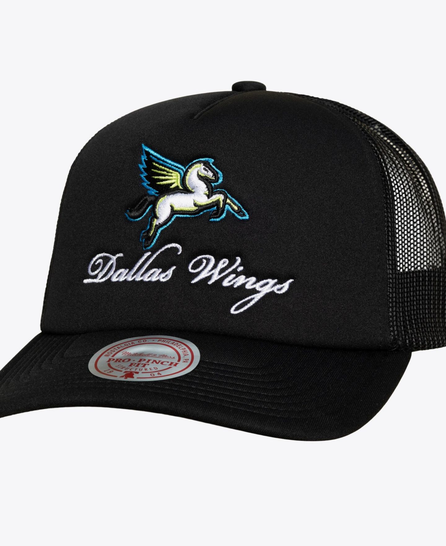 Кепка Mitchell & Ness Black Dallas Wings Script Pro Pinch Adjustable Trucker Hat — фото 1