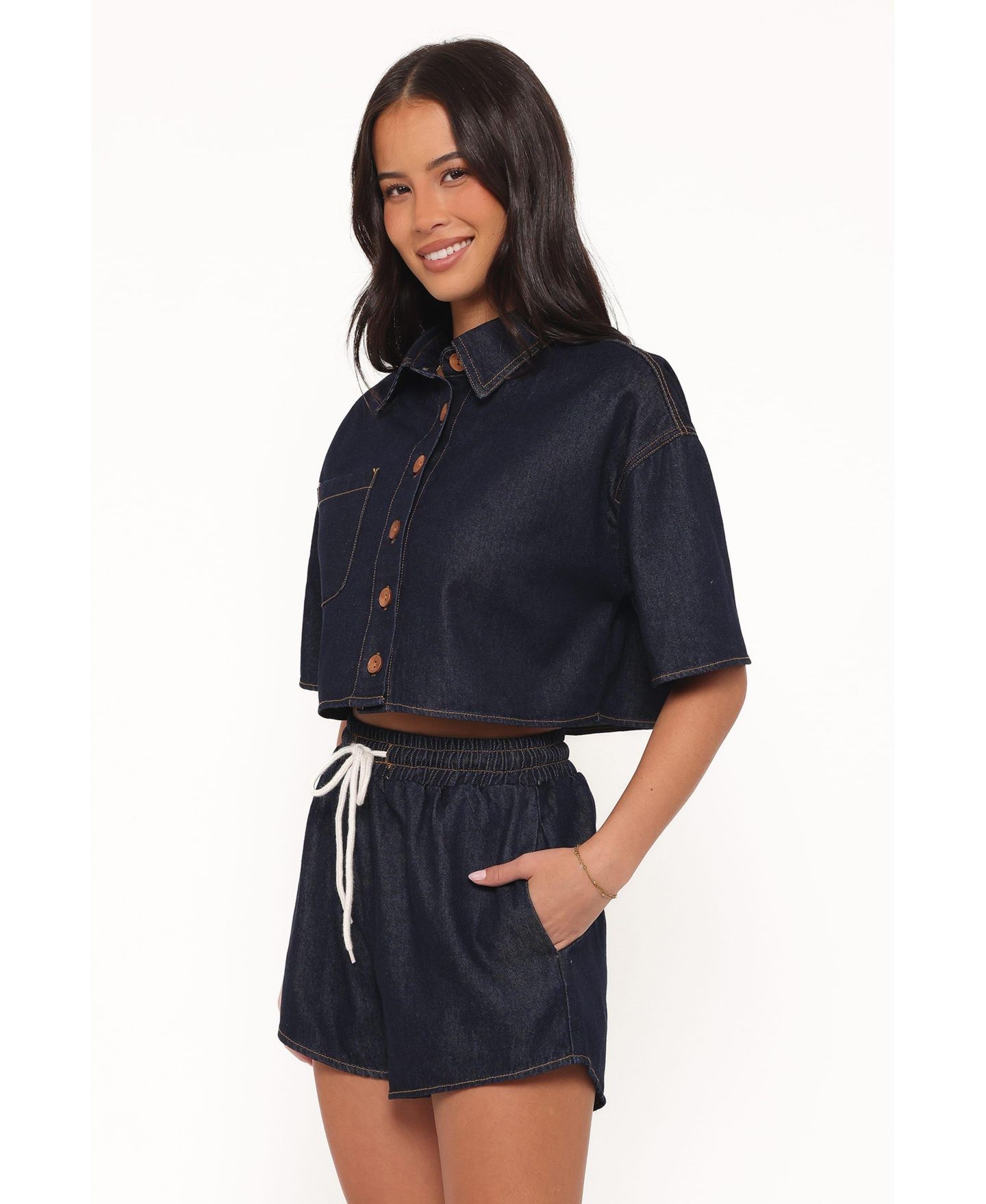 Женский комплект Petal and Pup Bels Collared Denim Top and Shorts, 2-Piece Set, цвет: Индиго — фото 4