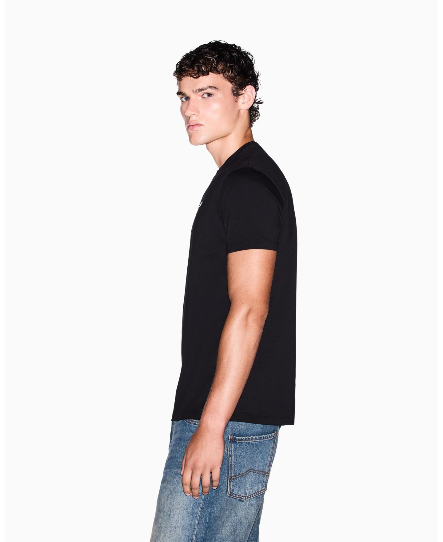 Мужская футболка A|X Armani Exchange Milan-NY Crewneck Regular-Fit Cotton, цвет: Чёрный / Белый — фото 6