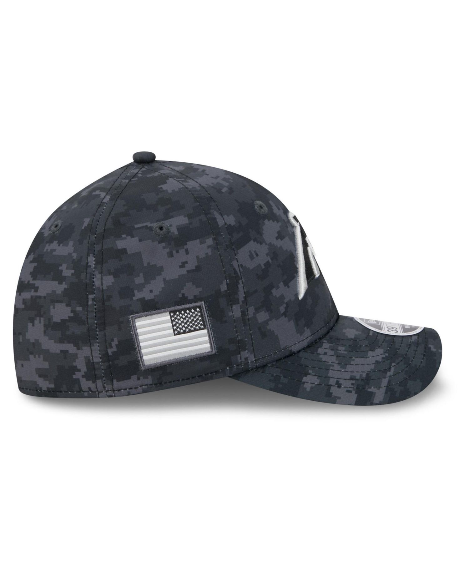 Men's Black Carolina Panthers 2026 Salute to Service 39THIRTY Flex Hat