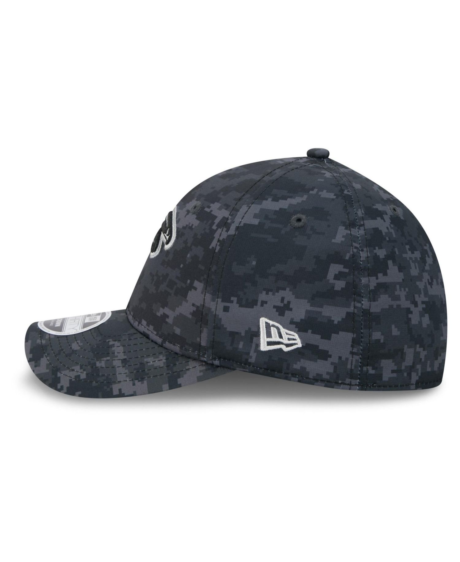Men's Black Atlanta Falcons 2026 Salute to Service 39THIRTY Flex Hat