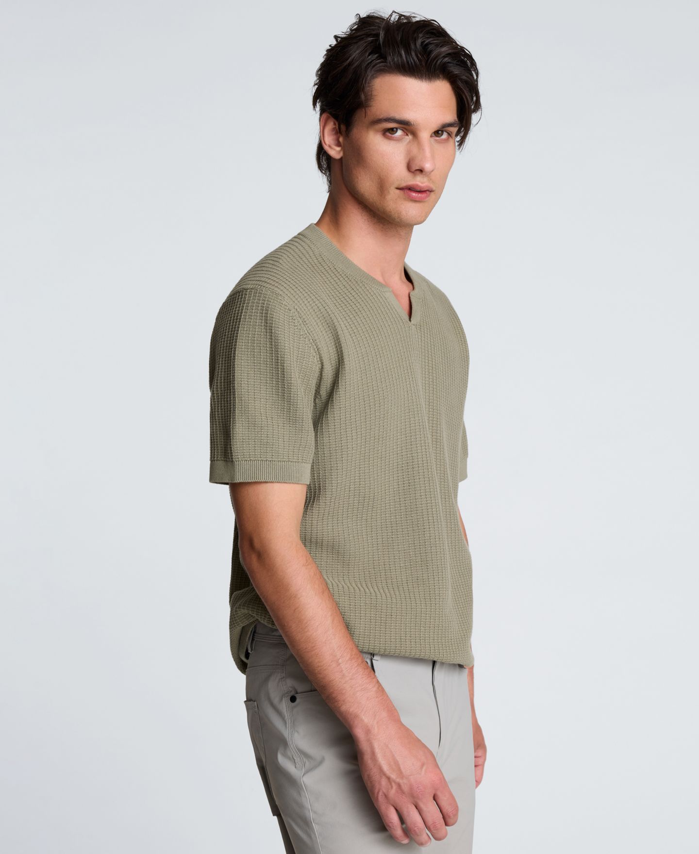 Мужской вафельный свитер-хенли Kenneth Cole с коротким рукавом, цвет: Шалфейный — фото 2
