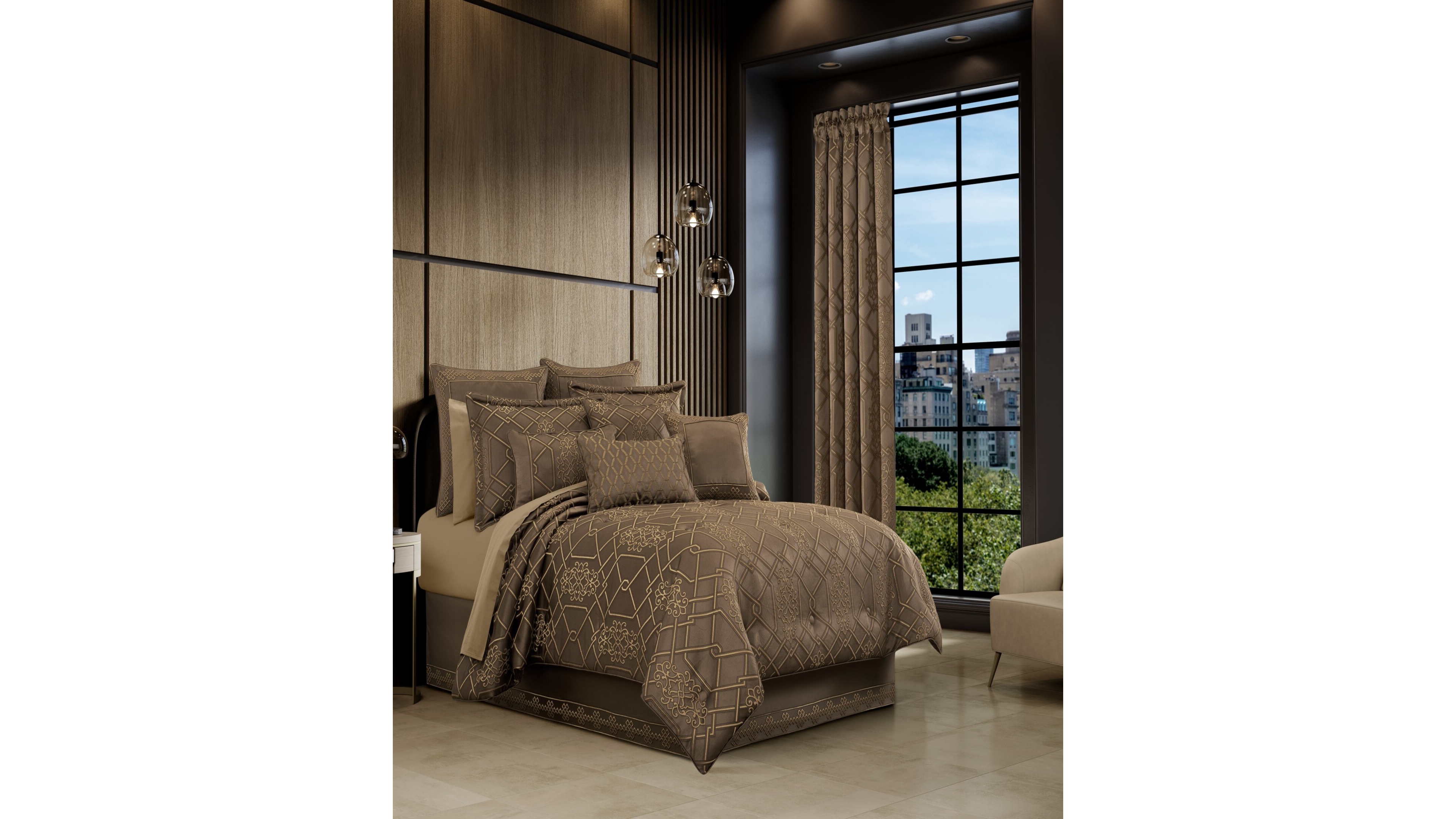 J Queen New York Evander Satin 4-Piece Comforter Set, King