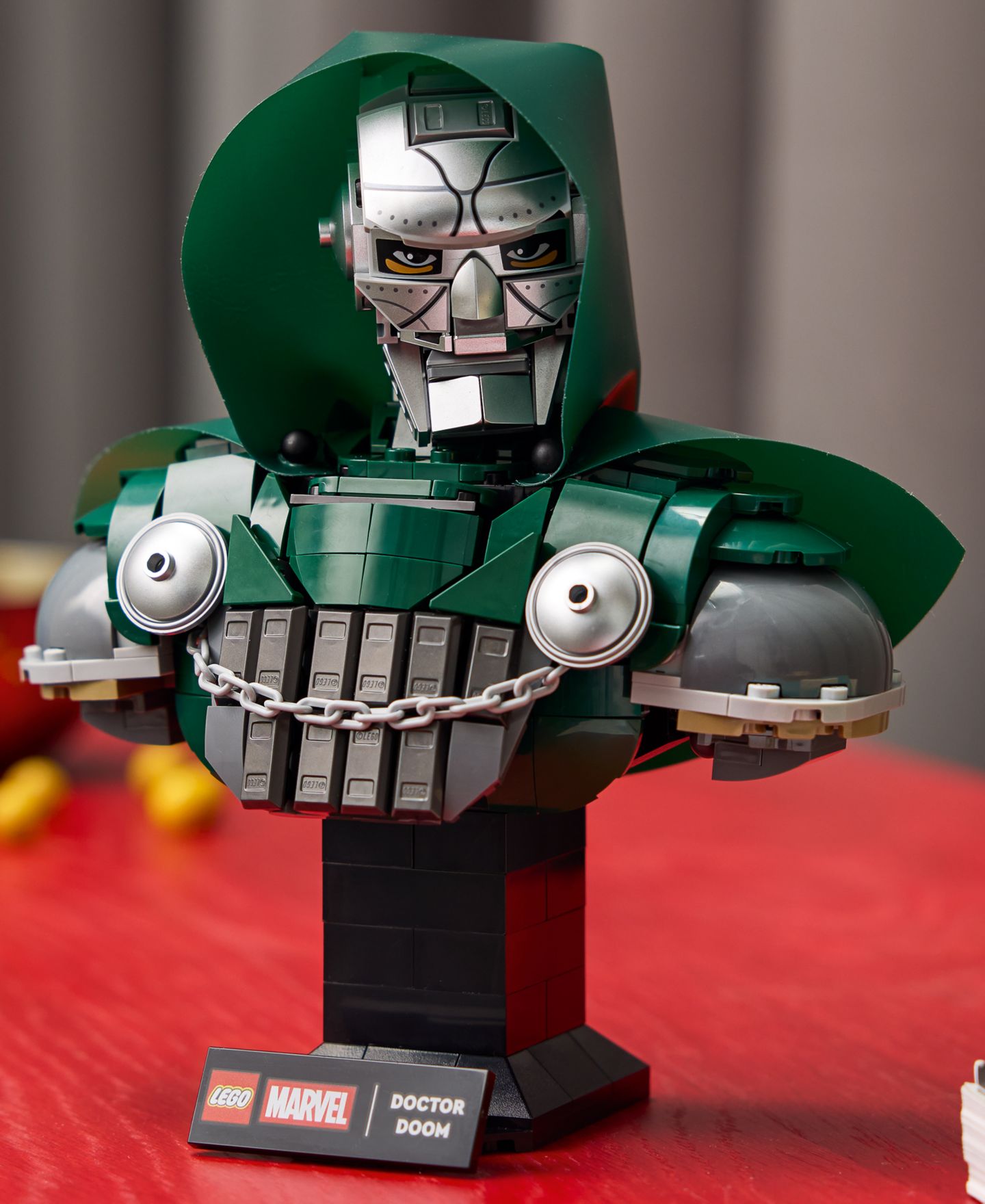 LEGO® Конструктор LEGO Marvel Doctor Doom Bust 76345, 379 деталей, от 18 лет — фото 6