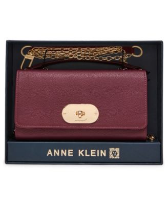 Boxed Oval Turn-Lock Chain Wallet 