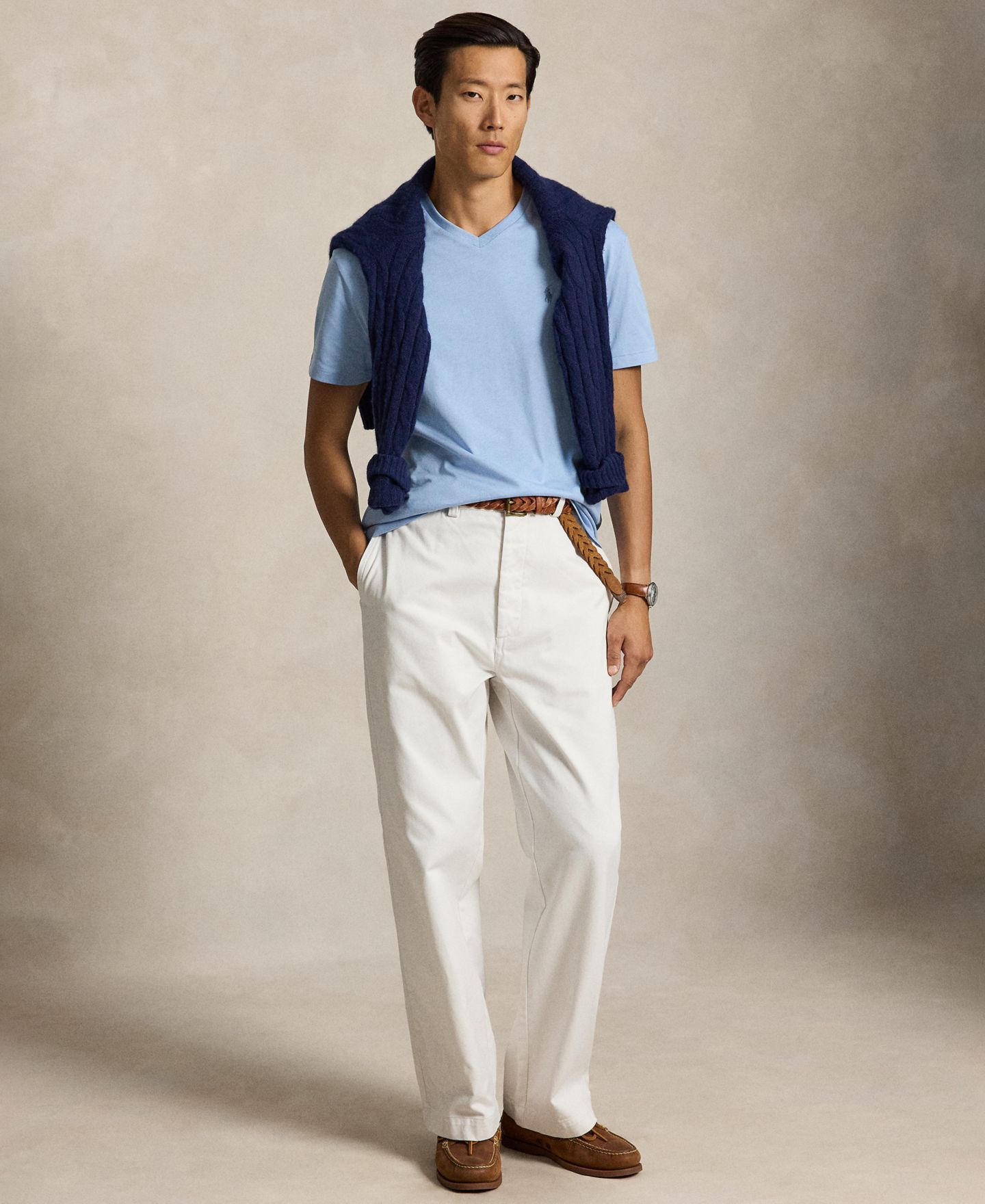 Мужская футболка Polo Ralph Lauren Classic-Fit V-Neck, цвет: Шамбре синий — фото 2