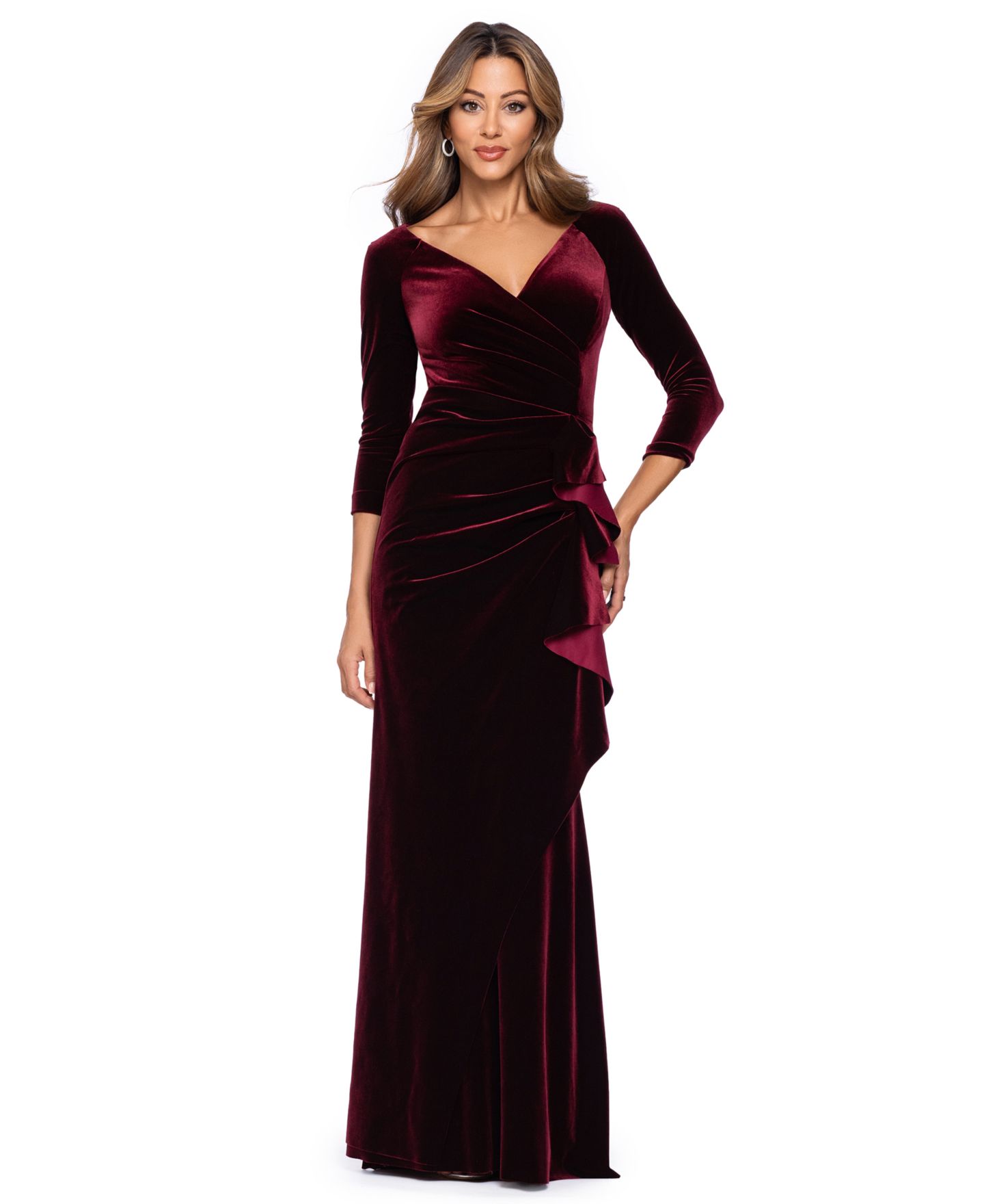 Женское платье XSCAPE Velvet V-Neck Ruffle-Front Long-Sleeve Gown, цвет: Бордовый — фото 1