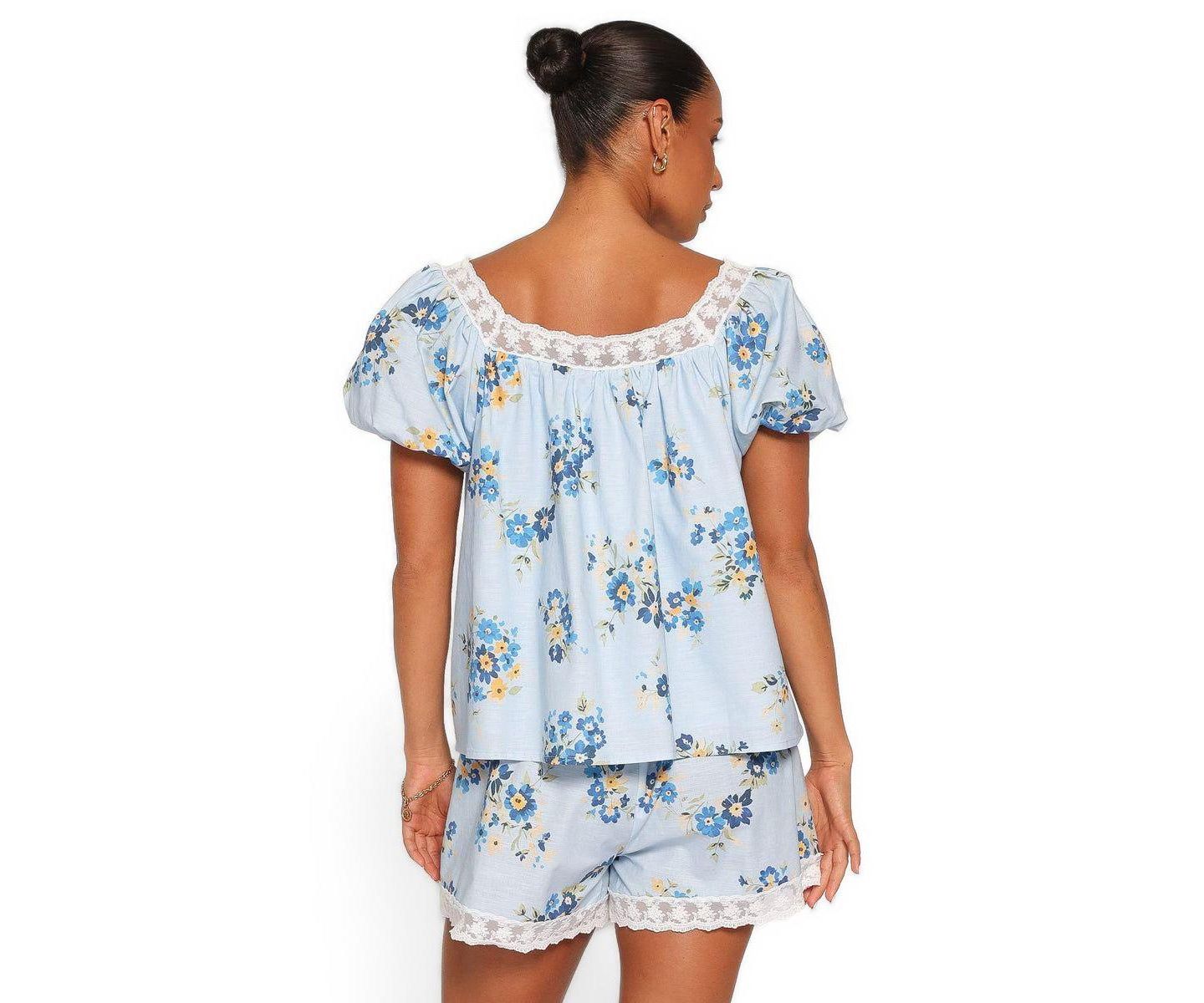 Женский комплект Petal and Pup Fawna Square Neckline Puff-Sleeve Top and Shorts, 2-Piece Set, цвет: Синий с принтом — фото 3