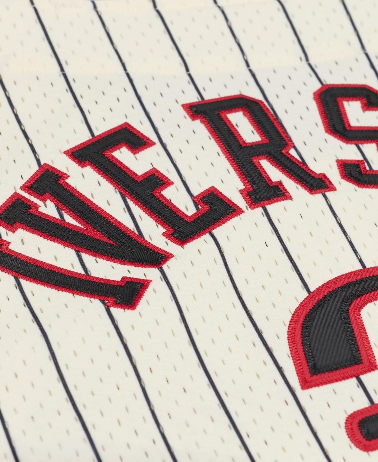 Мужской топ Mitchell & Ness Allen Iverson Cream Philadelphia 76ers Player Mesh Button-Front Jersey — фото 17
