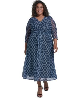 Plus Size V-Neck 3/4-Sleeve A-Line Dress