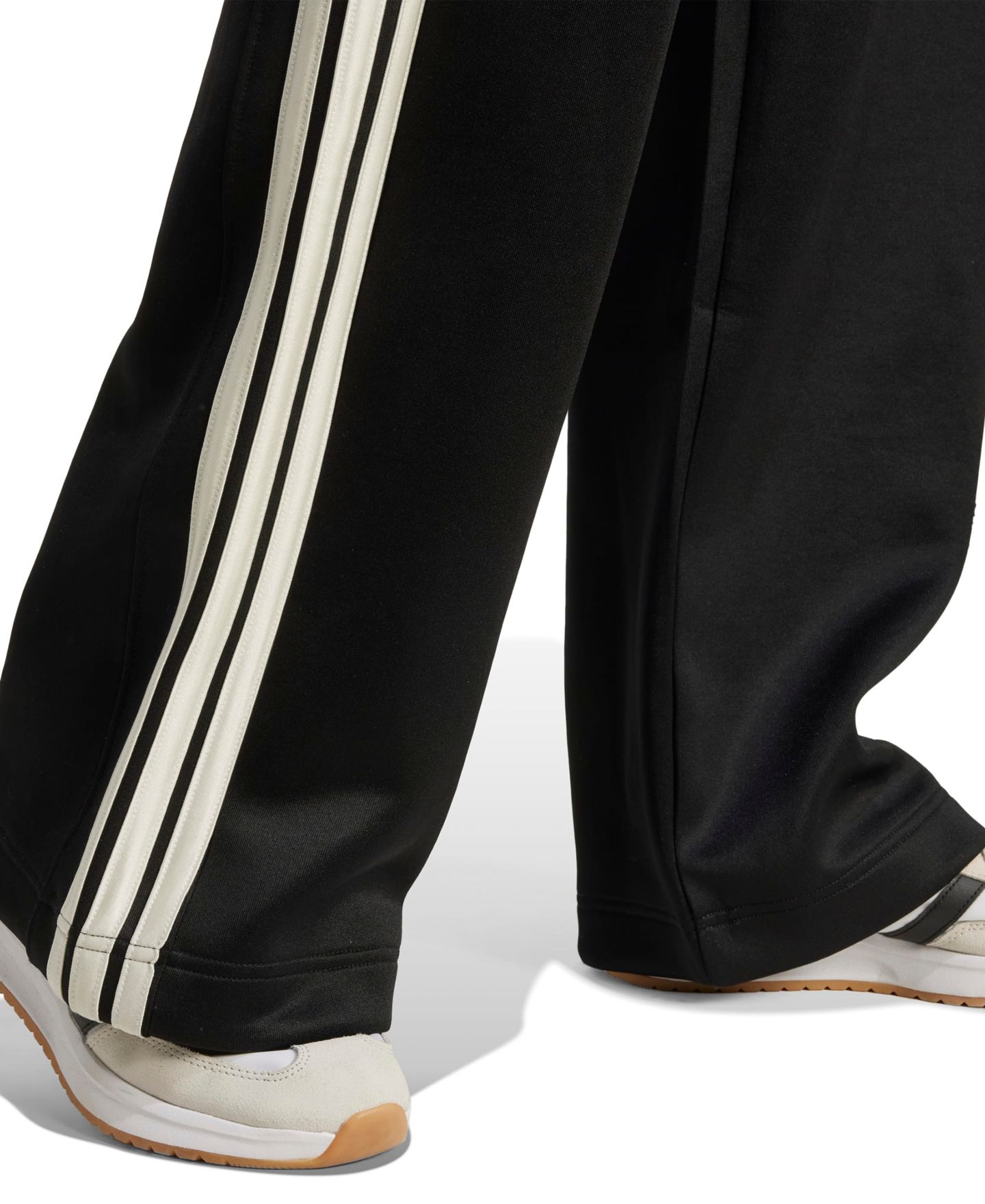 Женские брюки adidas W Stadium Tp Wide-Leg Pull-On, цвет: Чёрный / Молочный белый — фото 3