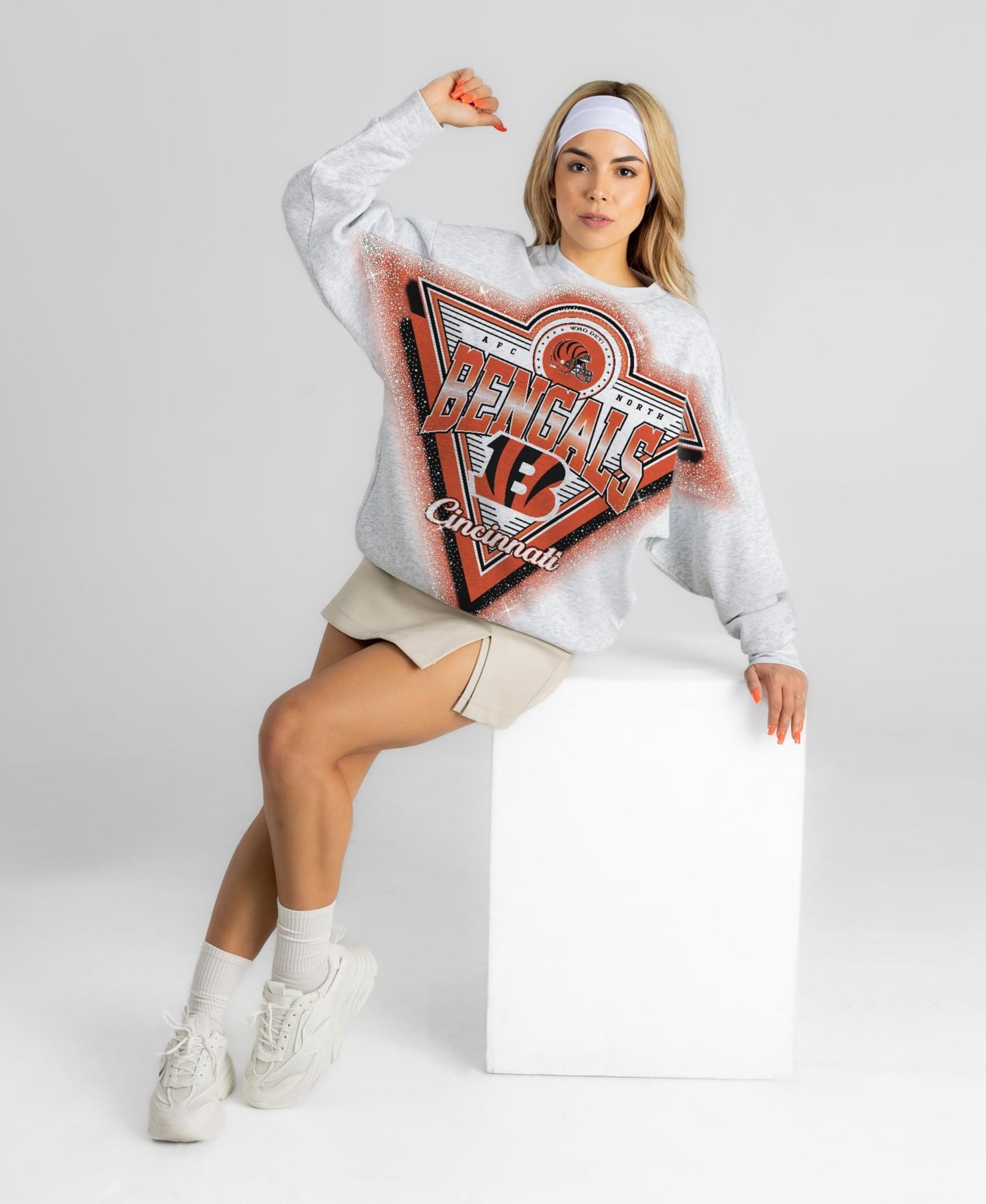 Женская толстовка Gameday Couture Heather Gray Cincinnati Bengals Chasing Victory Rhinestone Spray Oversized Fleece — фото 3
