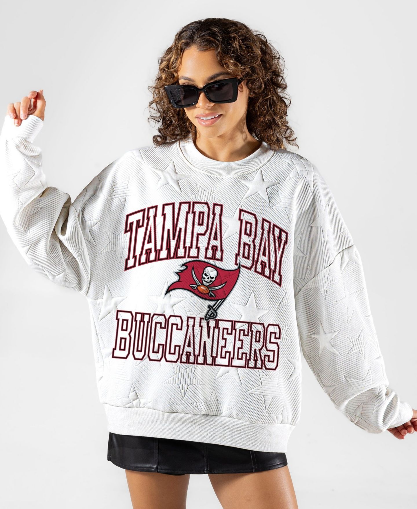 Женская толстовка Gameday Couture White Tampa Bay Buccaneers Big Play Energy Tonal Star Embossed — фото 3
