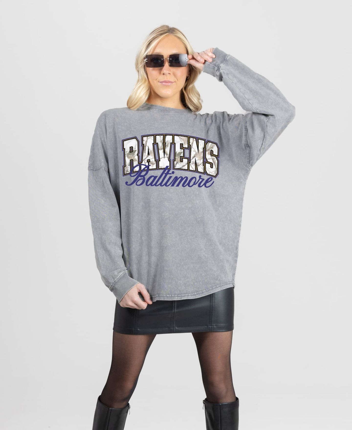Женская футболка Gameday Couture Gray Baltimore Ravens On The Hunt Oversized Snow Wash Long-Sleeve — фото 4