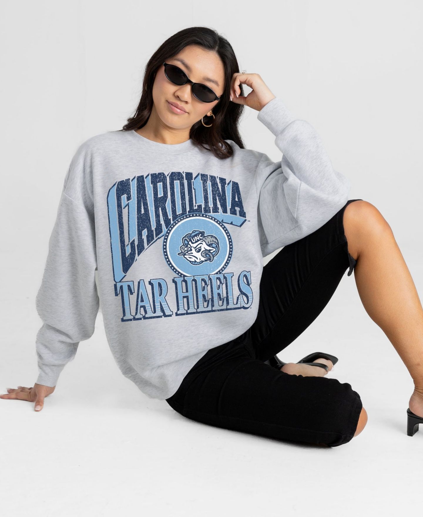 Женские толстовки Gameday Couture Ash North Carolina Tar Heels Game On — фото 3