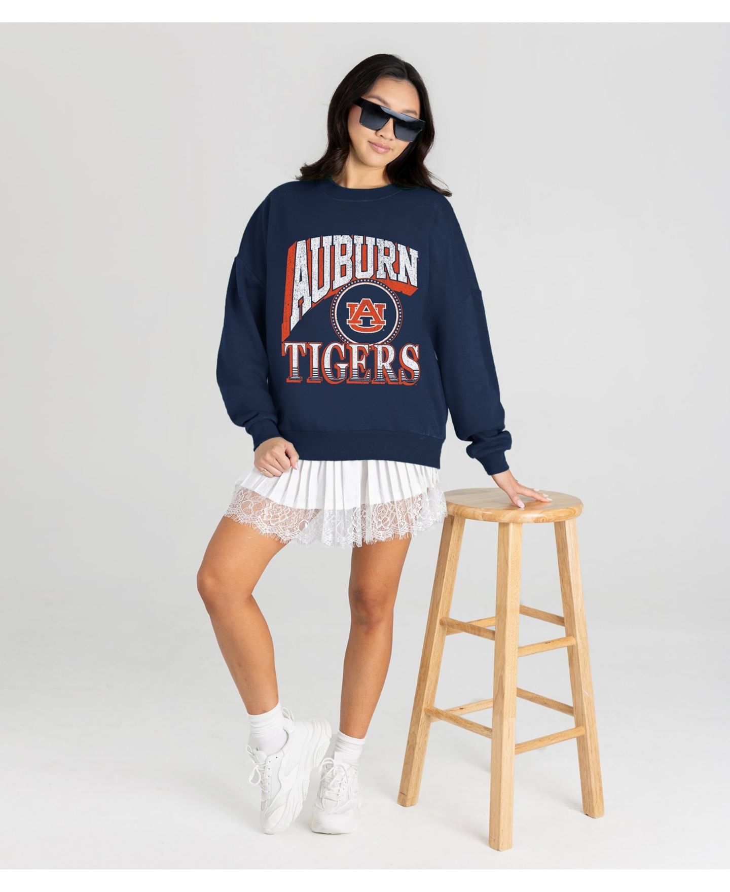 Женская толстовка Gameday Couture Navy Auburn Tigers Main Character Oversized Premium Drop Shoulder — фото 3