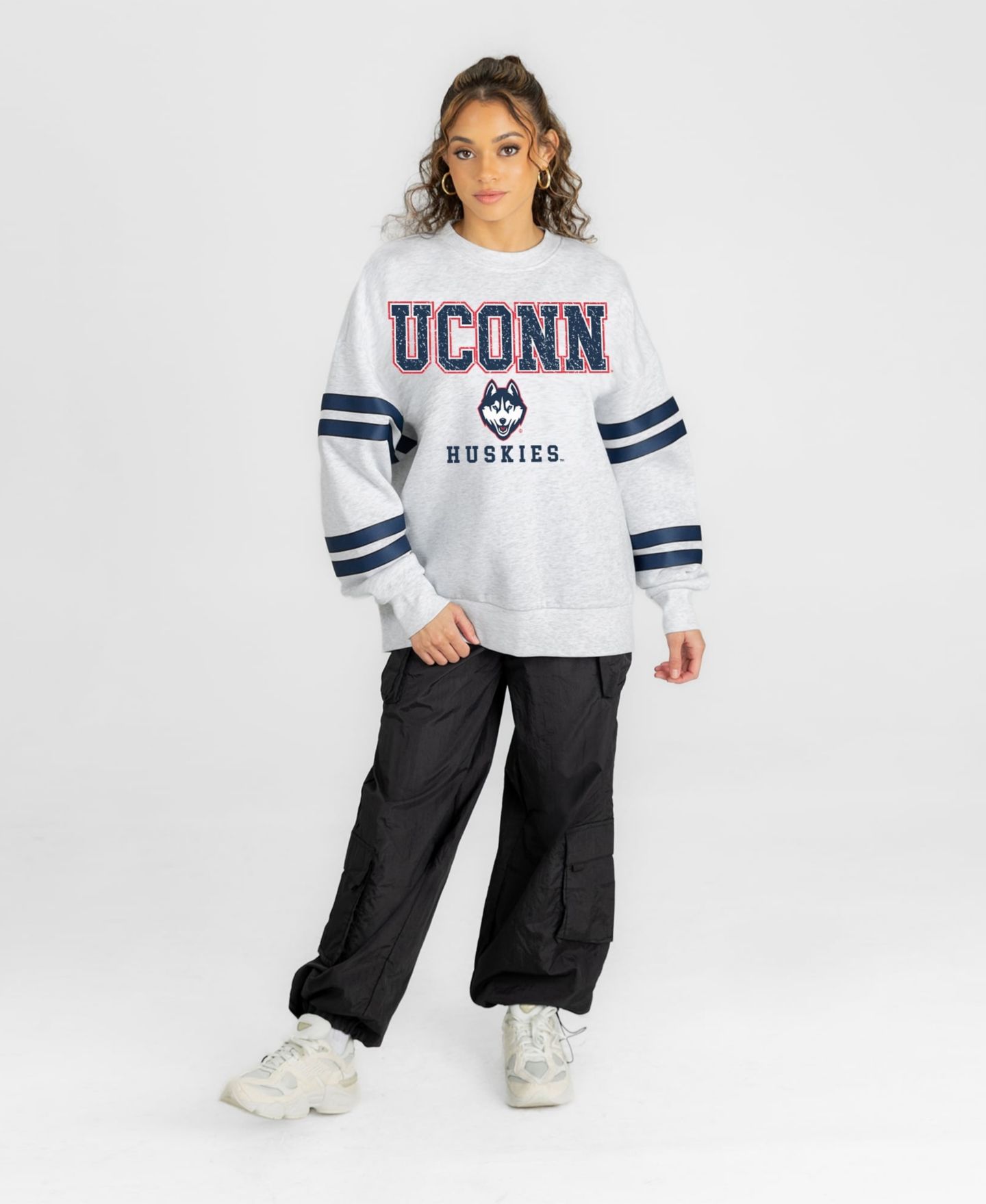Женская толстовка Gameday Couture Ash UConn Huskies Stadium Stripes Oversized Fleece — фото 3