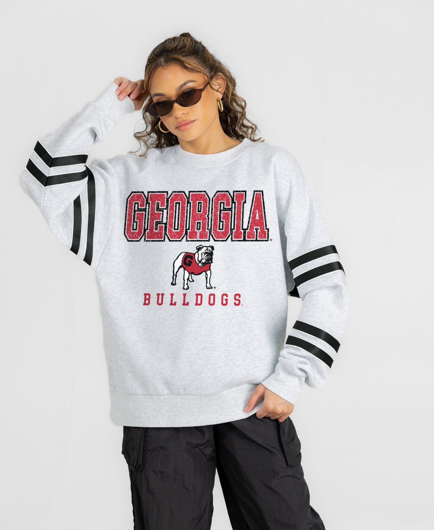 Женская толстовка Gameday Couture Ash Georgia Bulldogs Stadium Stripes Oversized Fleece — фото 1