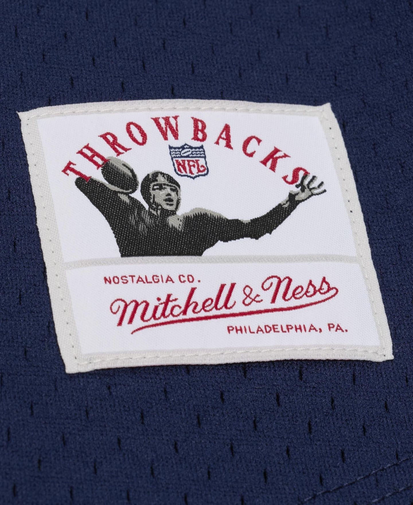 Мужской топ Mitchell & Ness Tom Brady Navy New England Patriots Retired Player Name & Number Mesh — фото 4