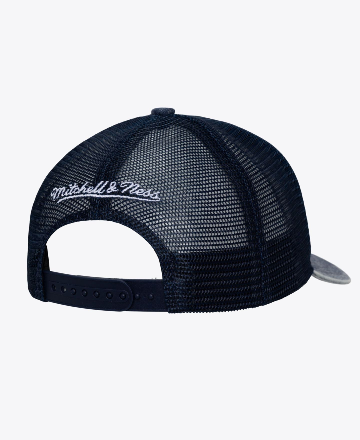 Мужская кепка Mitchell & Ness Blue Golden State Warriors Gameday Snow Wash Adjustable Trucker Hat — фото 2