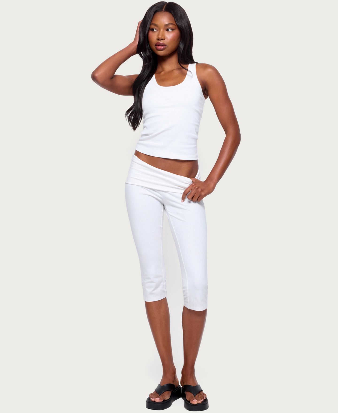 Женский топ Edikted Ailsa Ribbed Built In Bra Tank Top, цвет: Белый — фото 3
