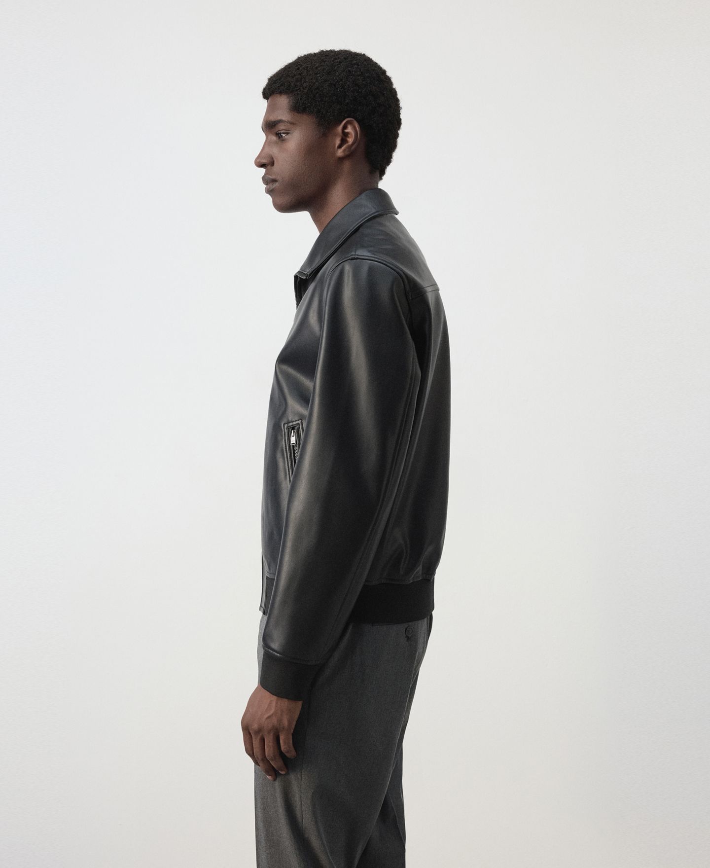 Мужская куртка Mango Julio Slim-Fit Bomber, цвет: Чёрный — фото 4
