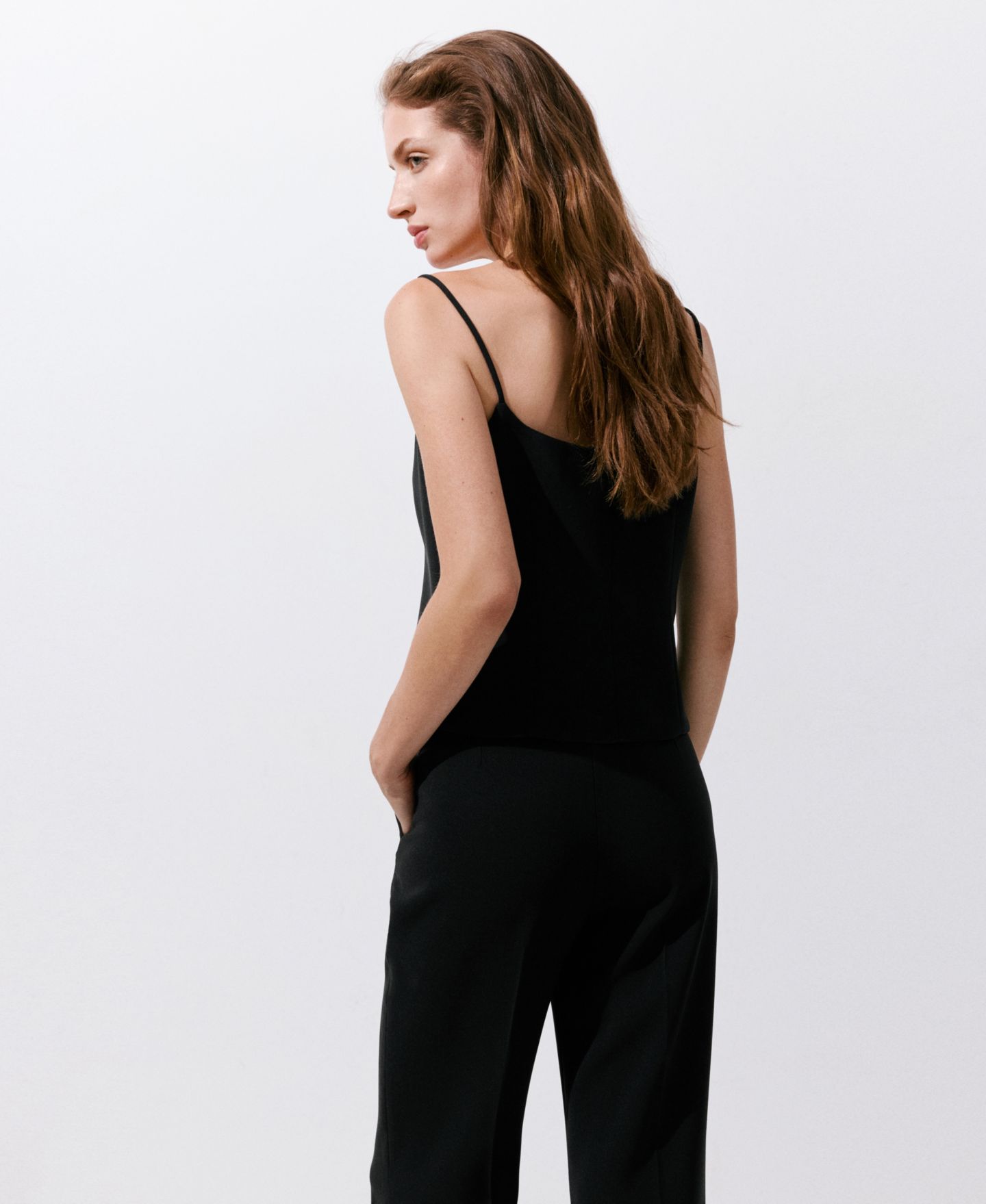 Женский топ Mango Square Neck Sleeveless Crop, цвет: Чёрный — фото 4