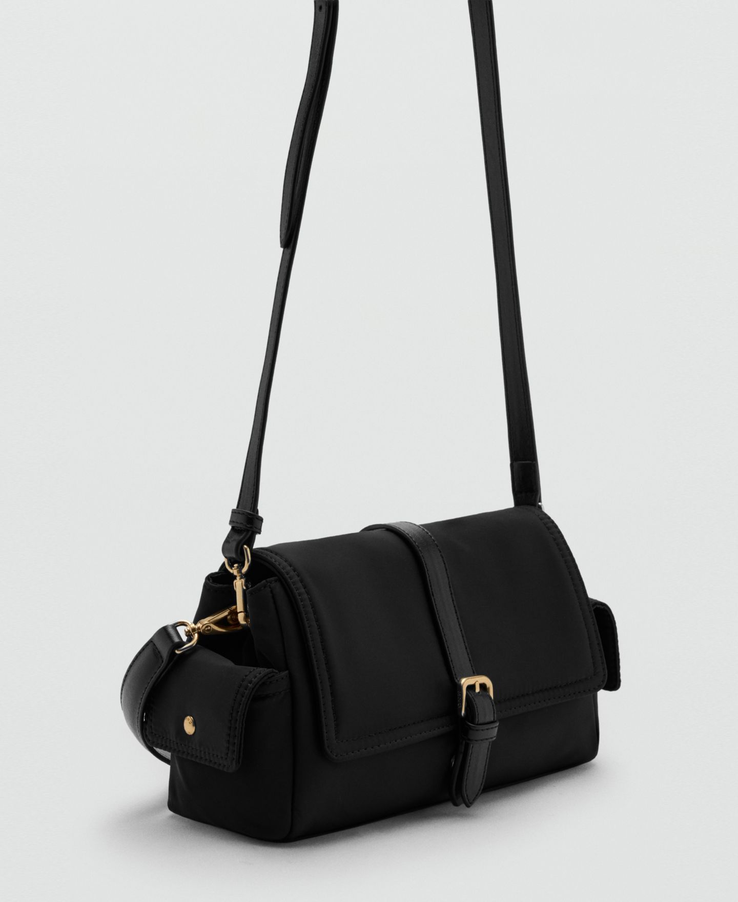 Женская сумка Mango Faux Leather Pockets and Buckle Shoulder, цвет: Чёрный — фото 2