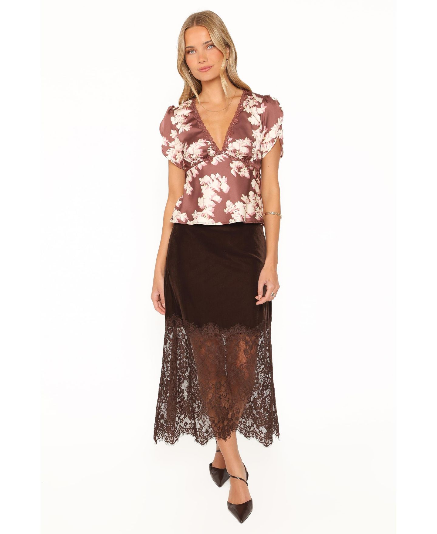 Женская юбка Petal and Pup Bridie High-Waisted Lace Trim Midi, цвет: Шоколадный бархатный — фото 2