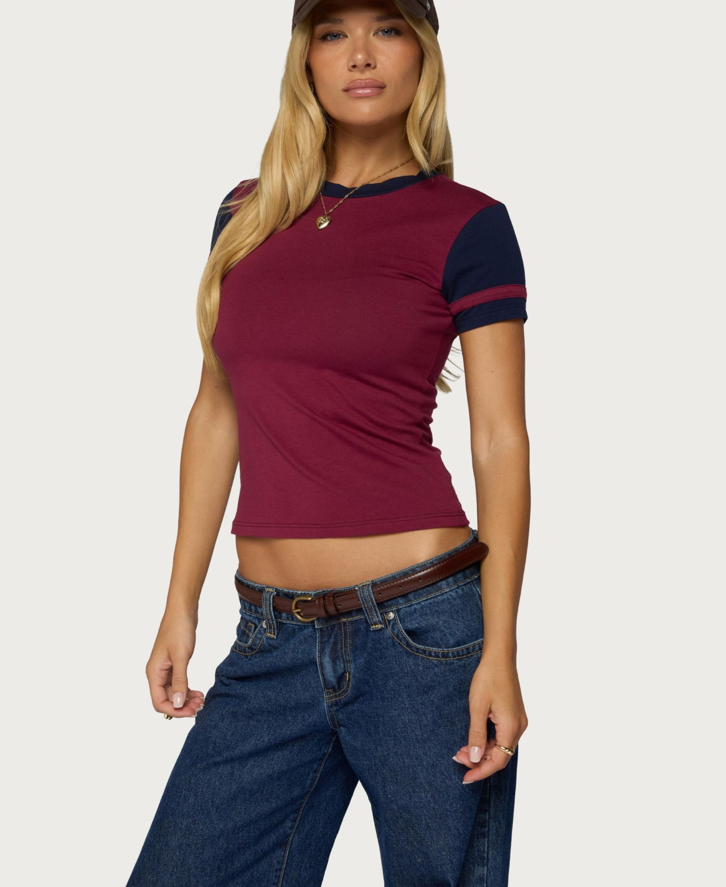 Женская футболка Edikted Sophiah Crewneck Short-Sleeve Fitted, цвет: Бордовый тёмно-синий — фото 4
