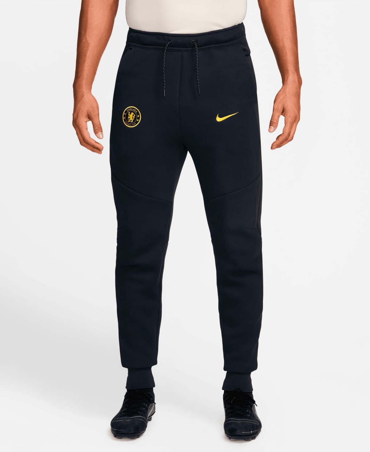 Nike Men's Black Chelsea Tech Fleece Jogger Pants - Black